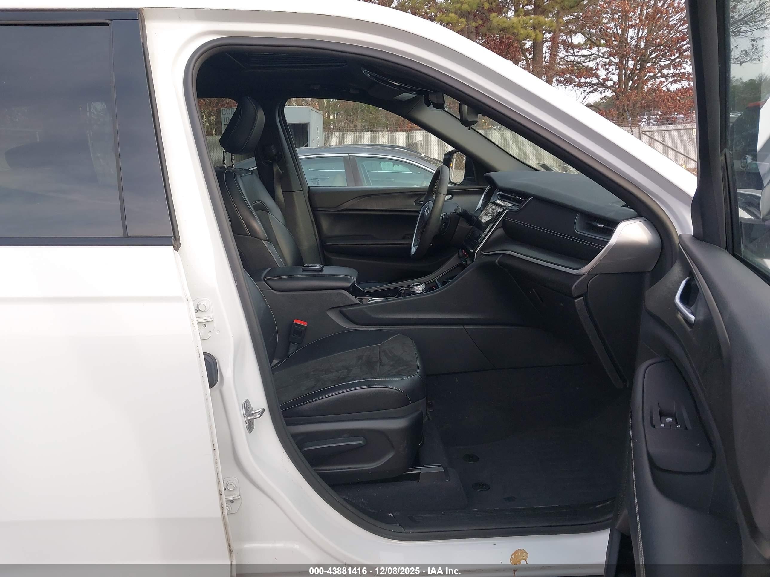 JEEP GRAND image 5