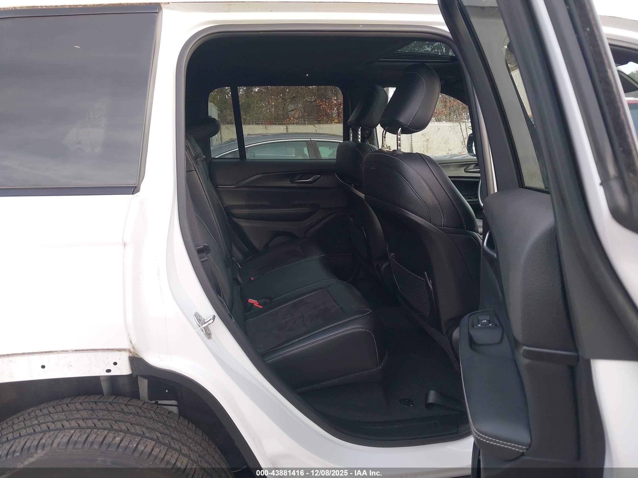JEEP GRAND image 8