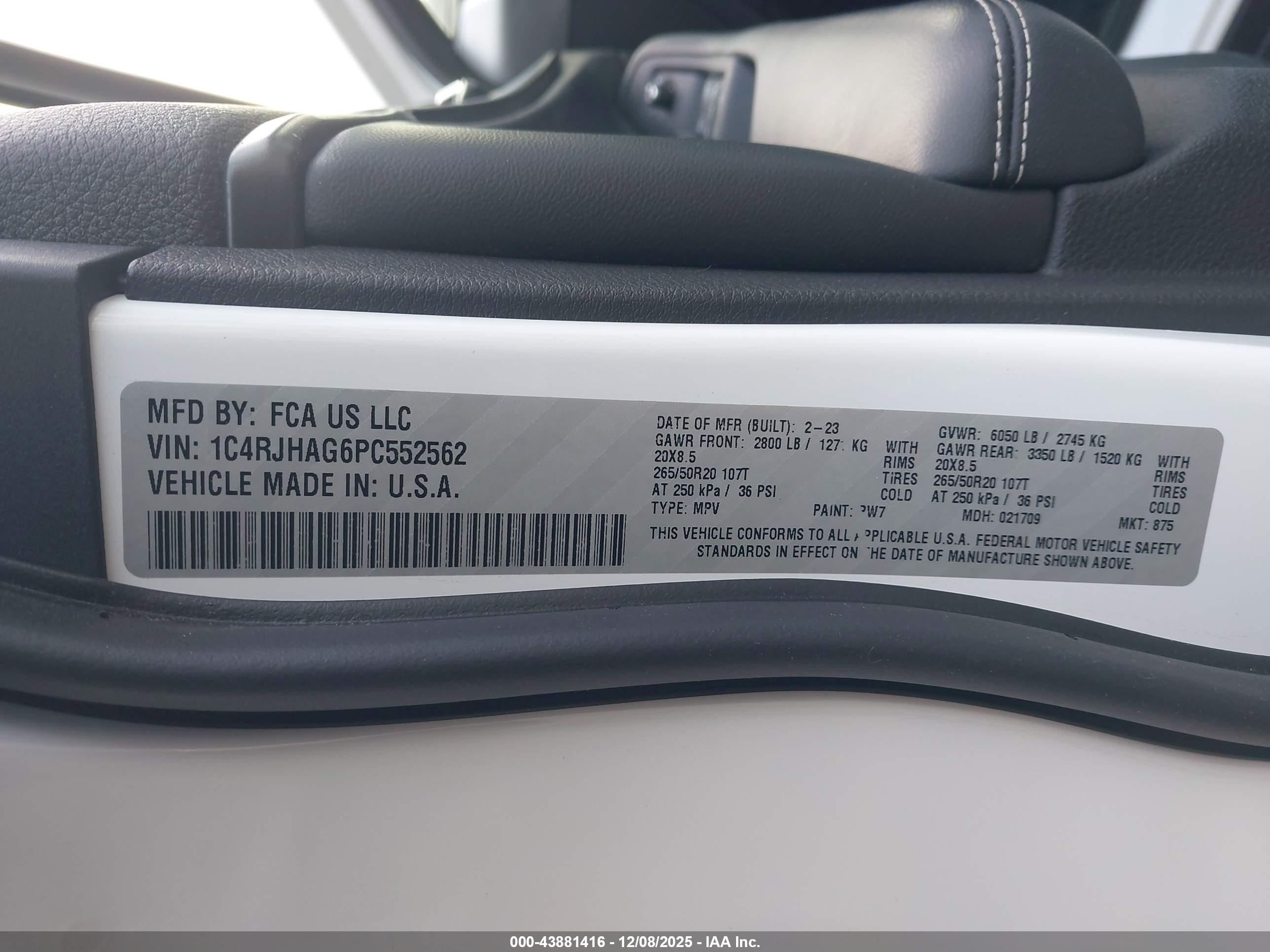 JEEP GRAND image 9