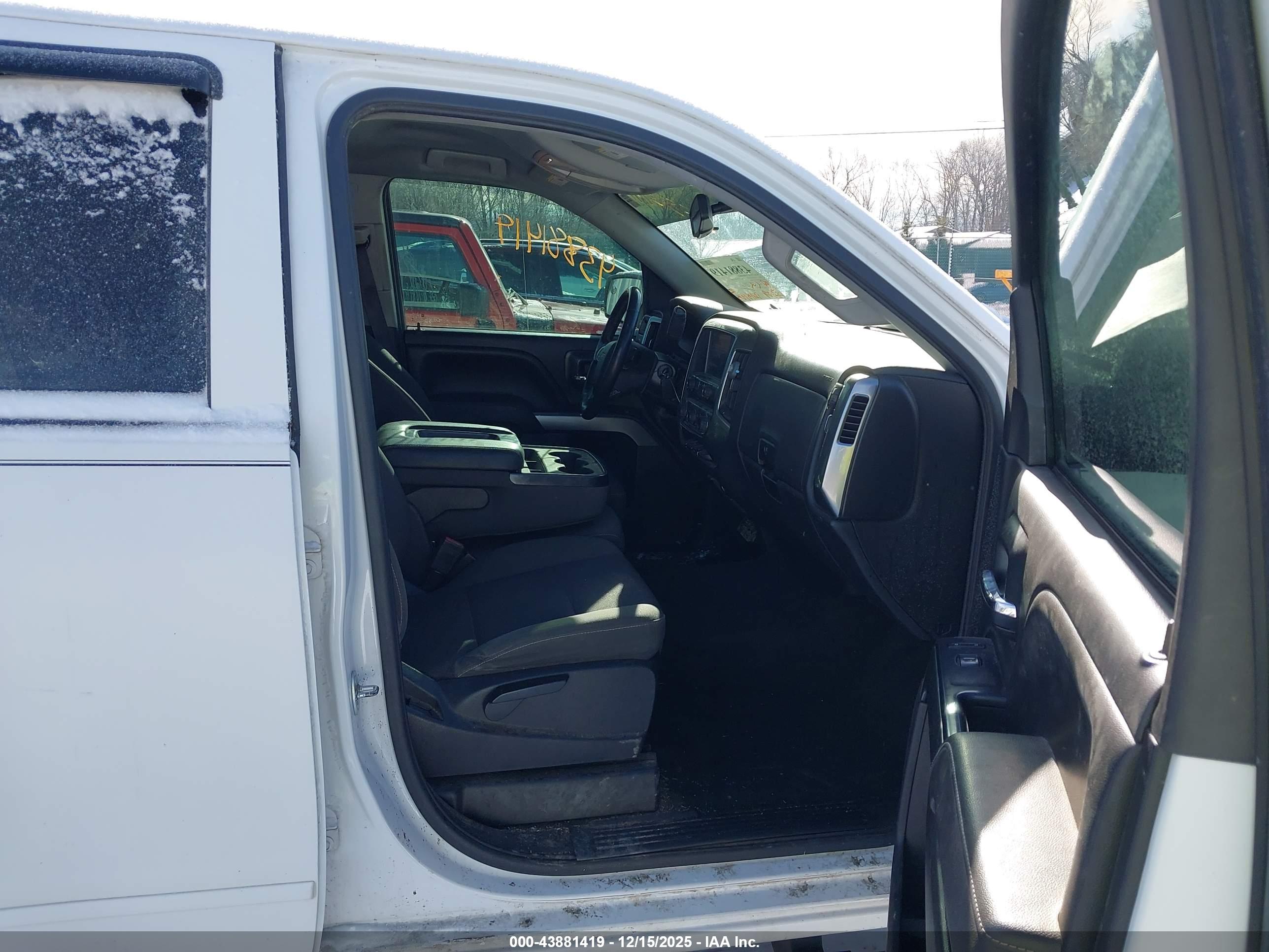 CHEVROLET SILVERADO image 5