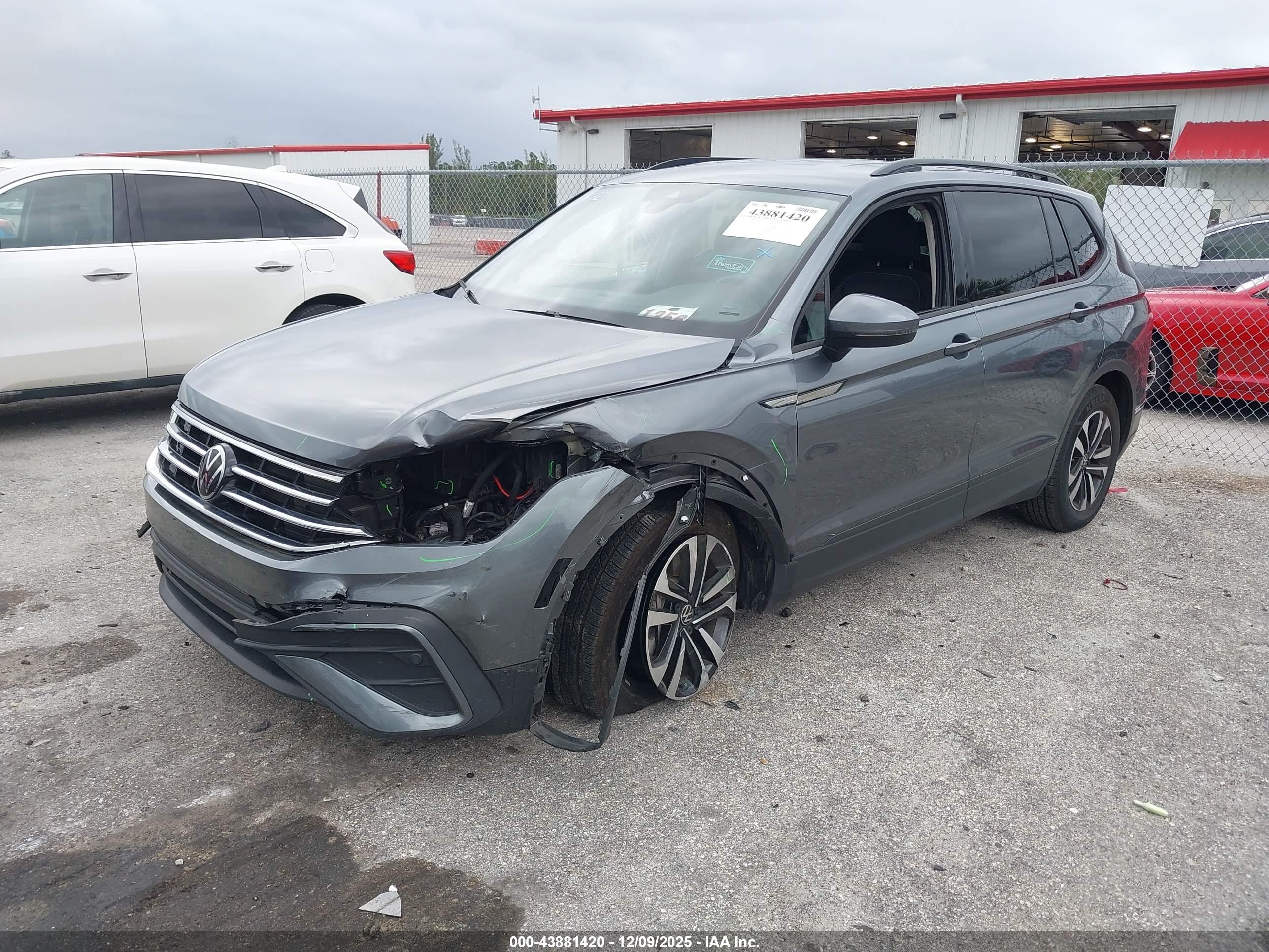 VOLKSWAGEN TIGUAN image 2