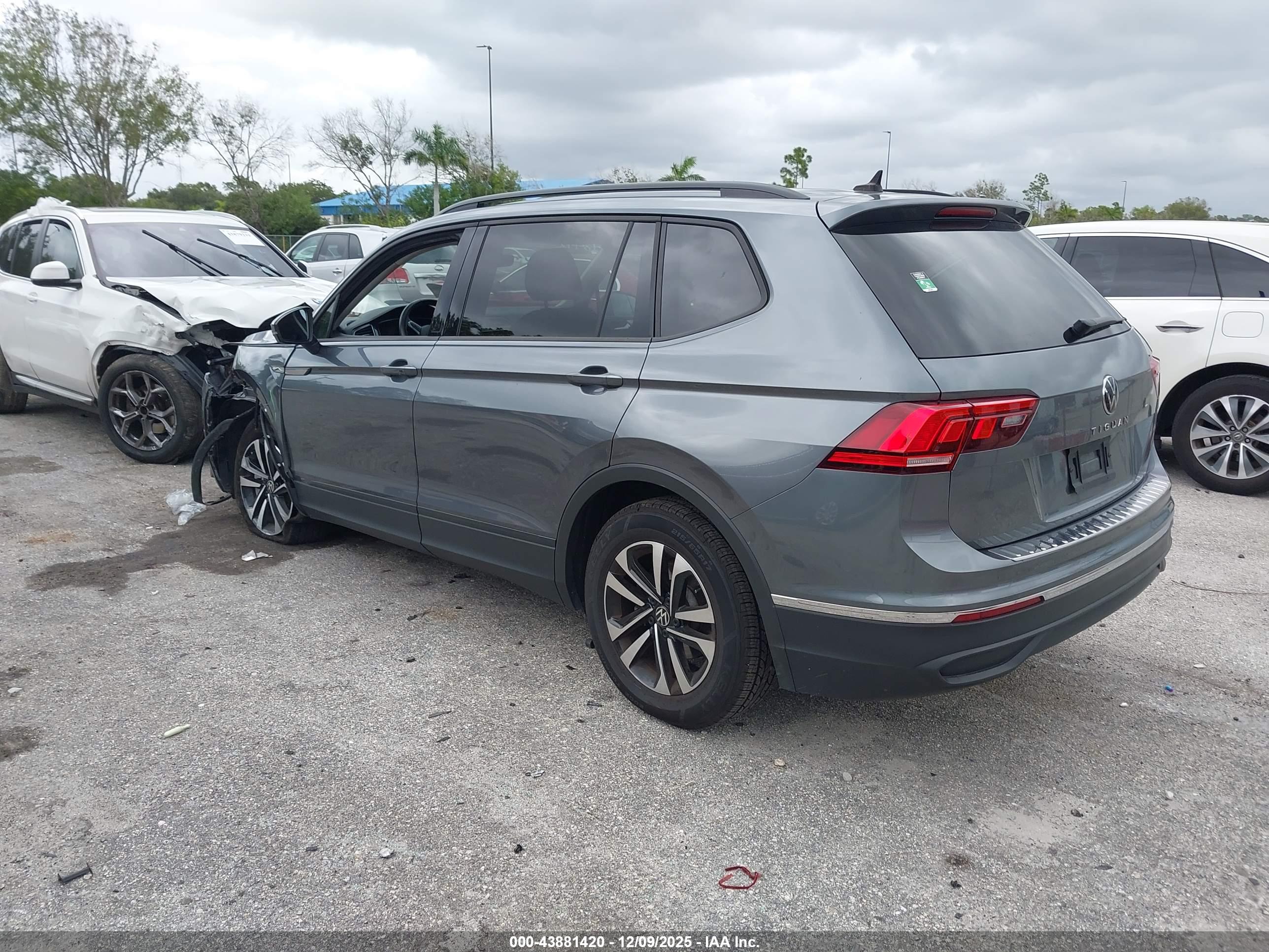 VOLKSWAGEN TIGUAN image 3