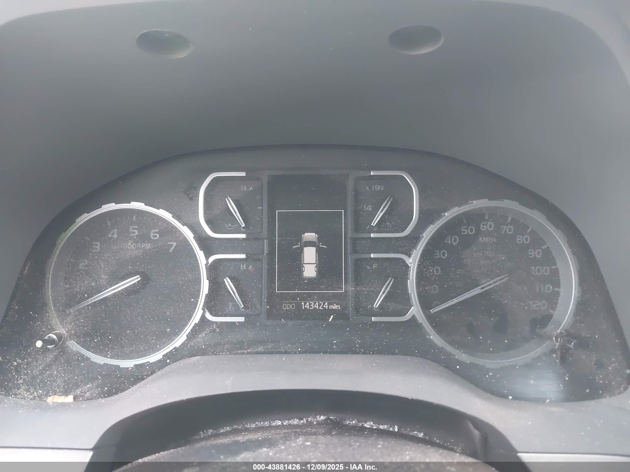 TOYOTA TUNDRA image 7
