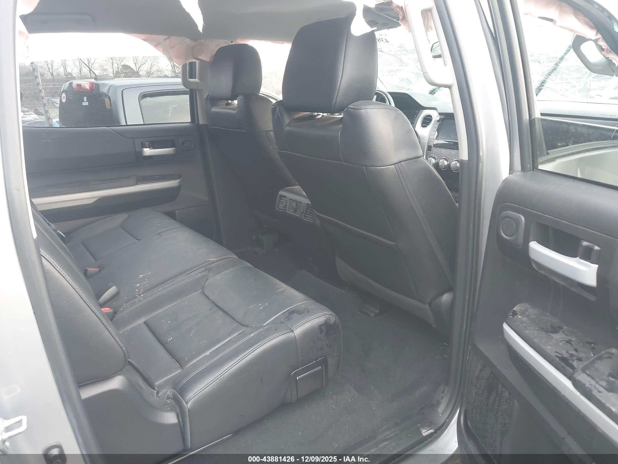 TOYOTA TUNDRA image 8