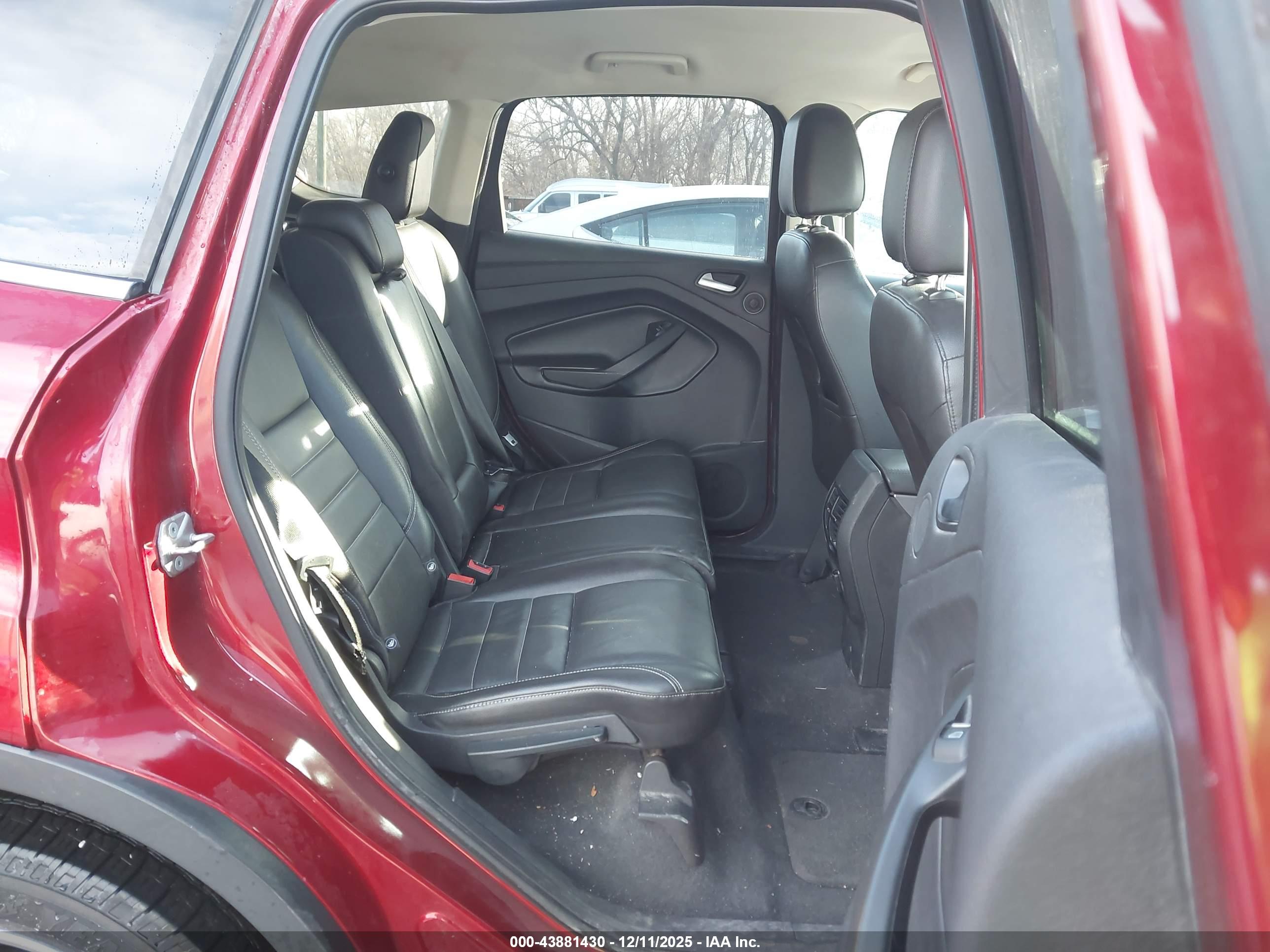 FORD ESCAPE image 8