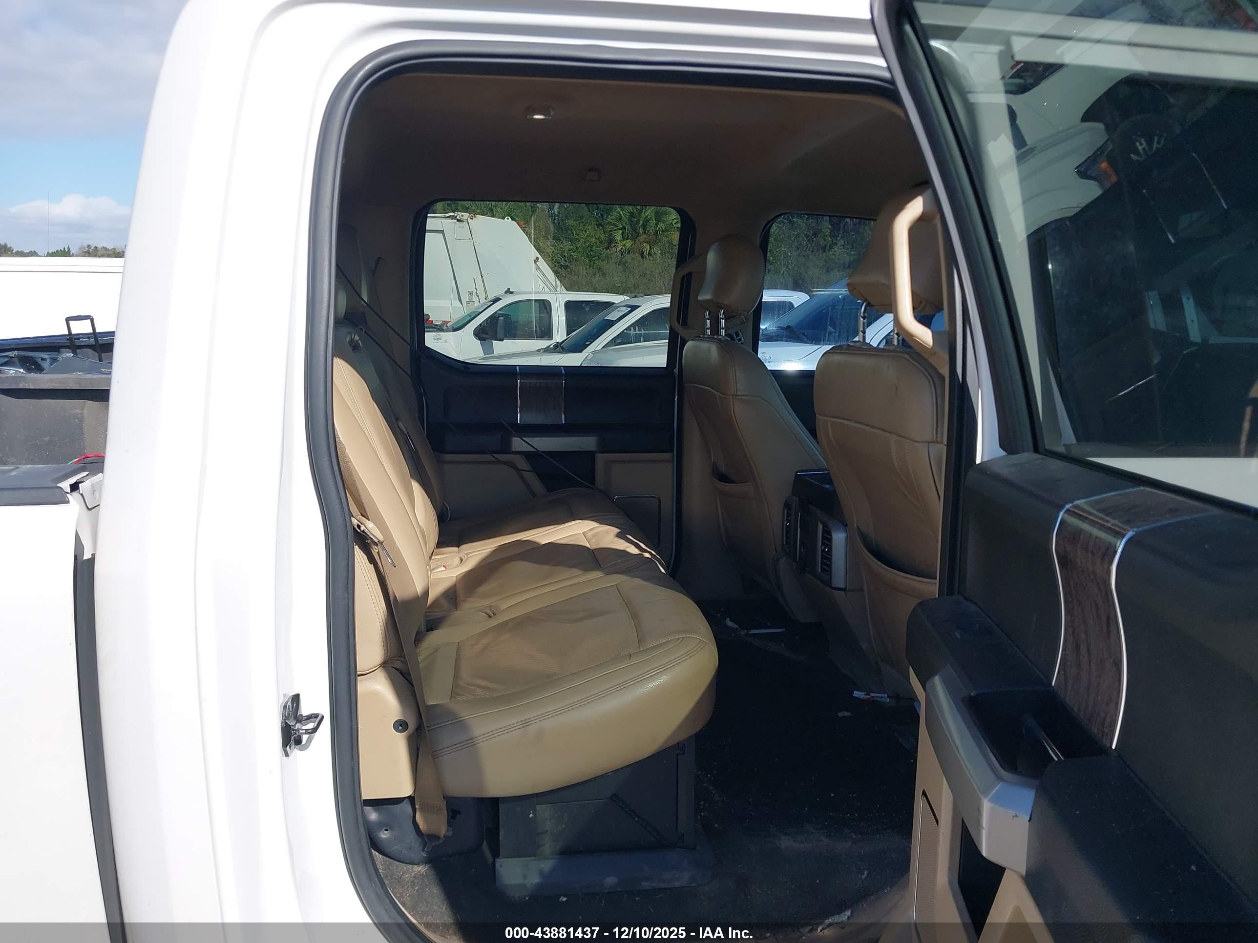 FORD F-350 image 8