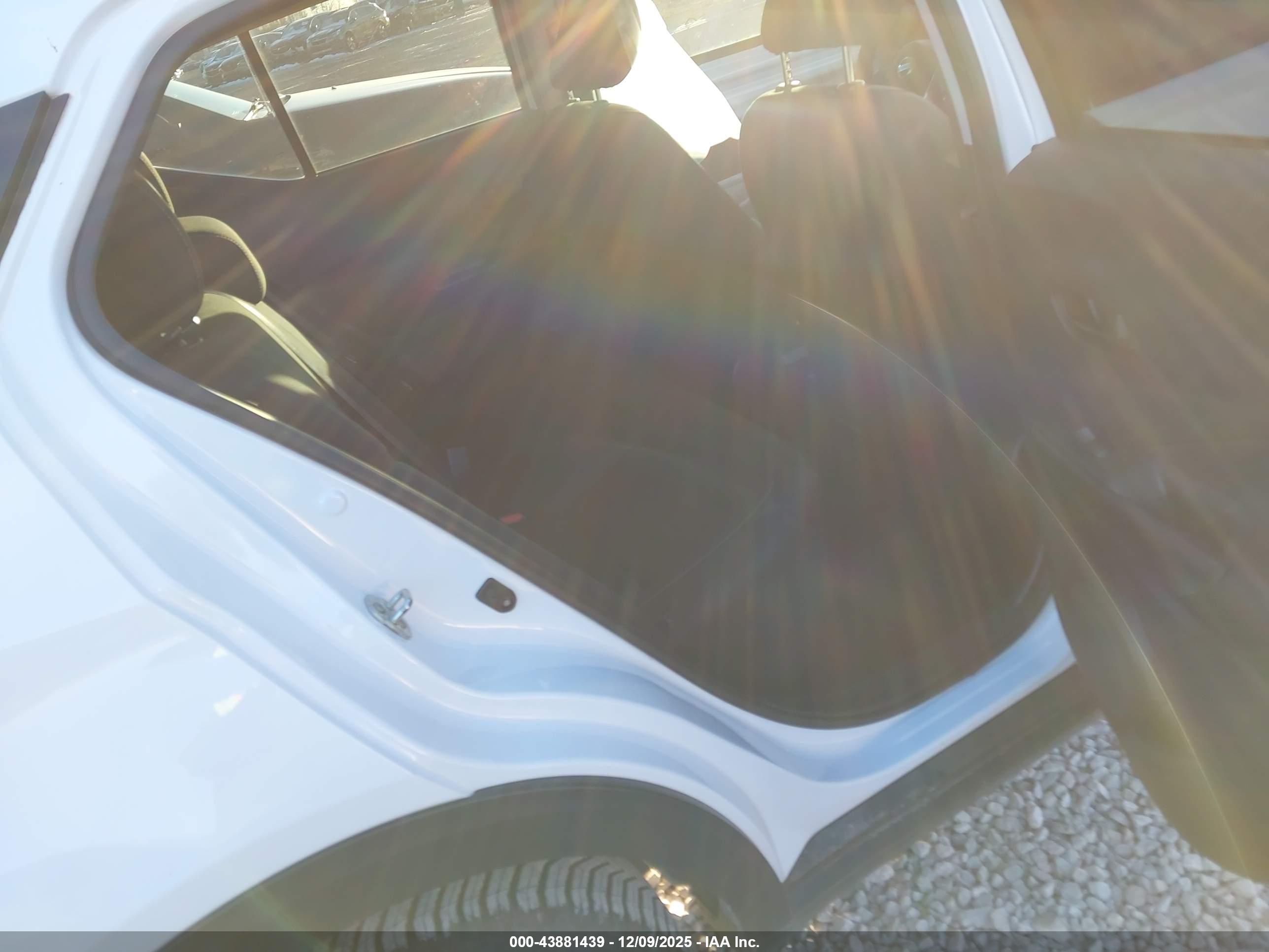 NISSAN KICKS image 8