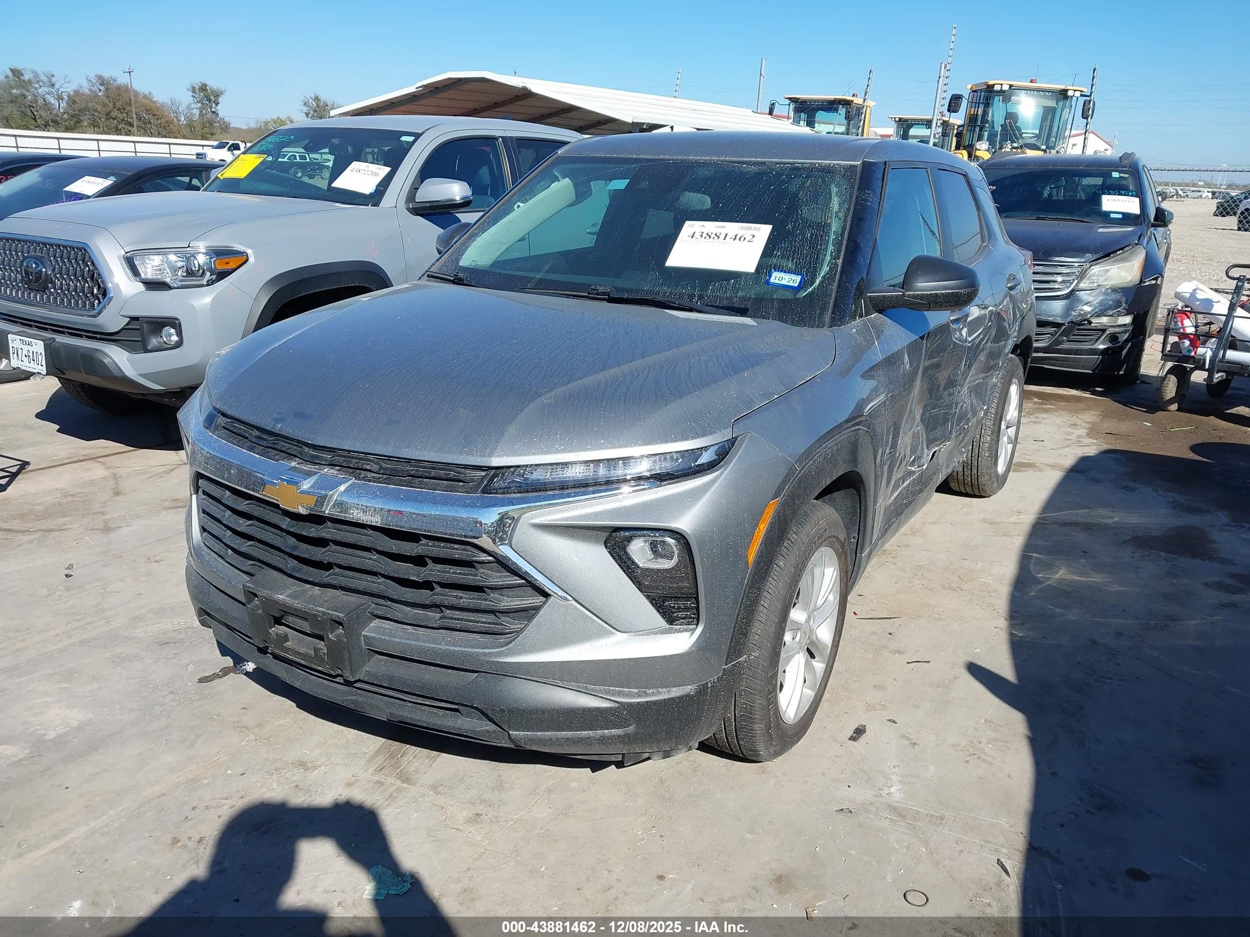 CHEVROLET TRAILBLAZER image 2