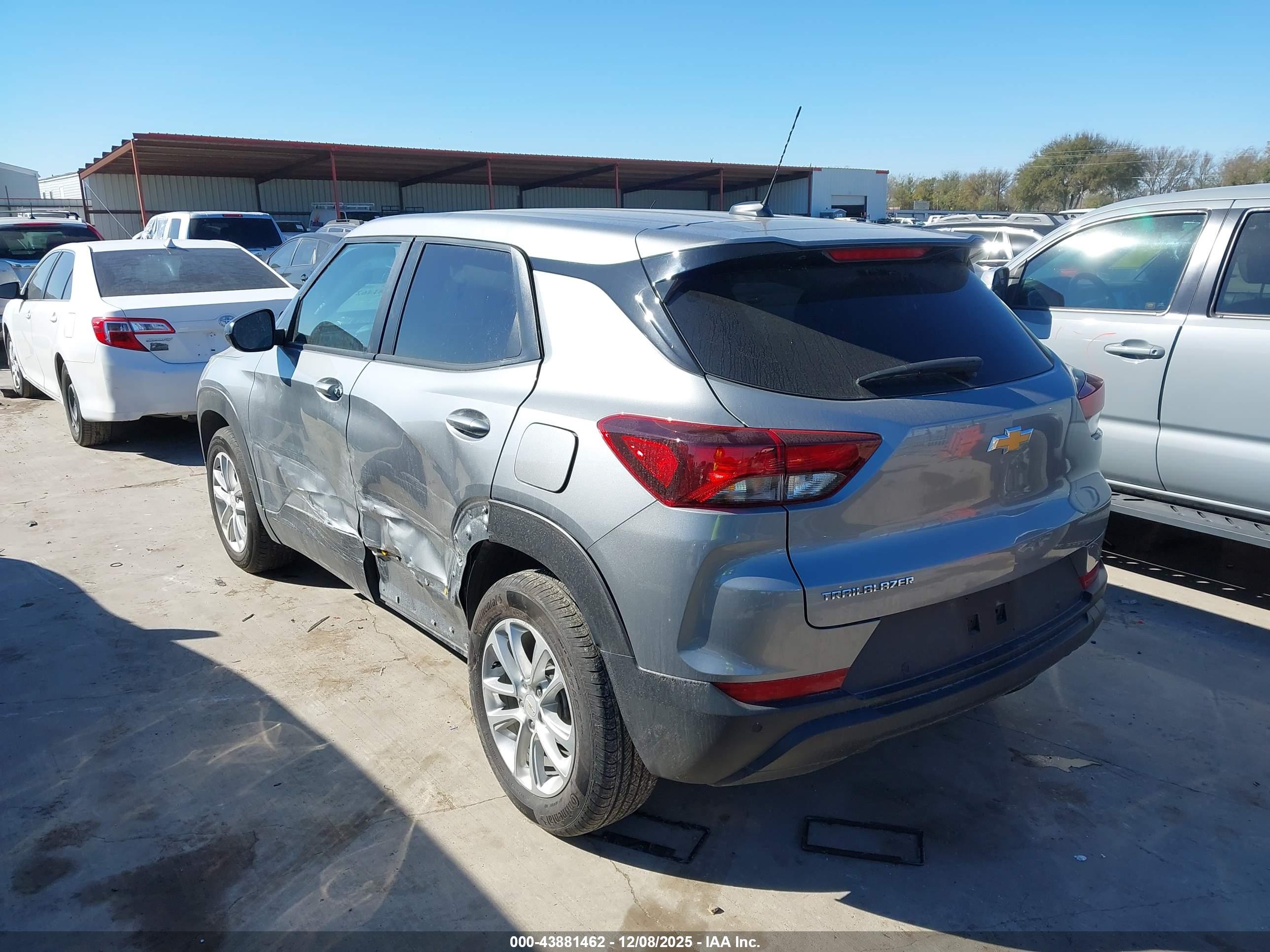 CHEVROLET TRAILBLAZER image 3