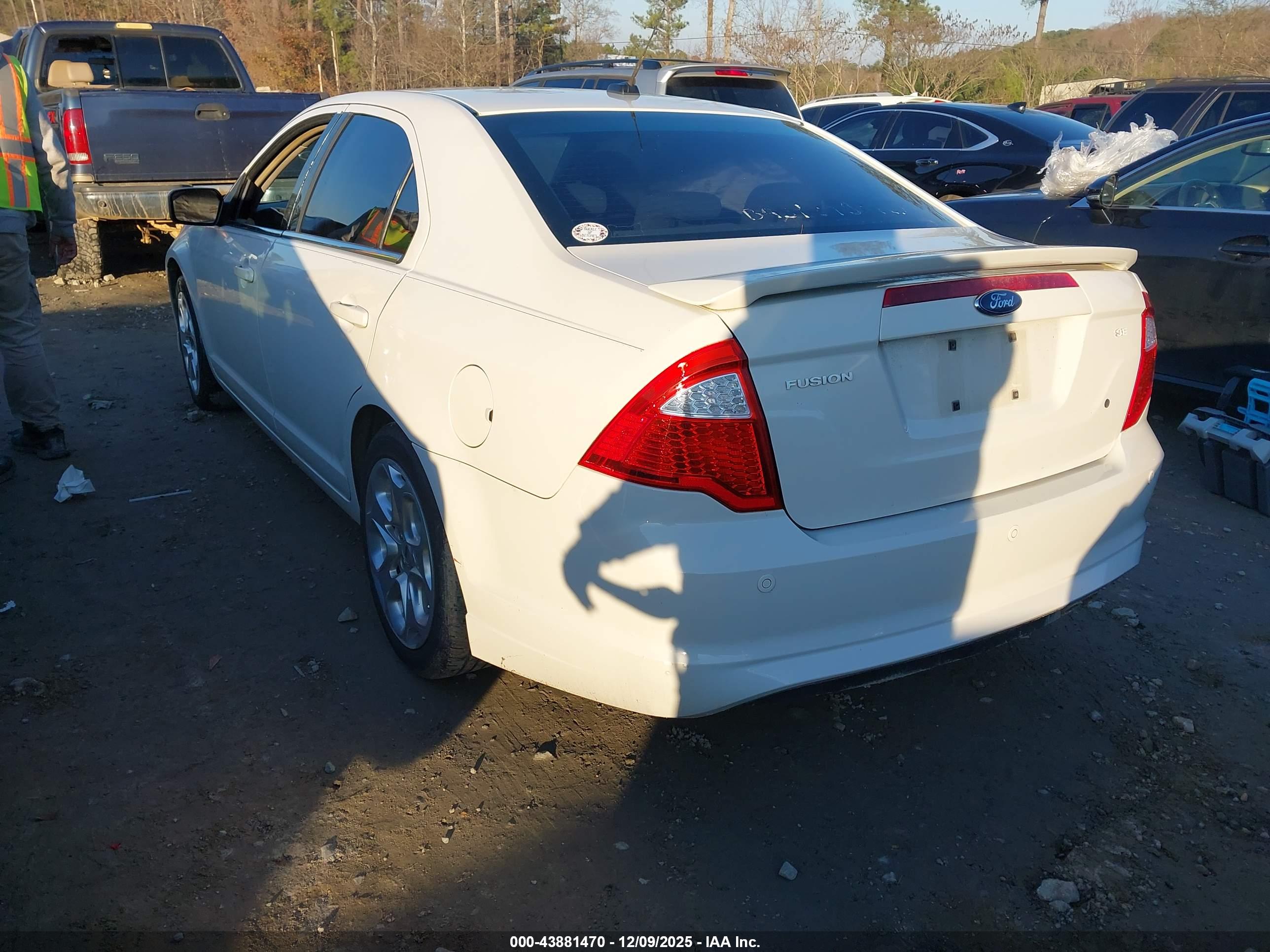 FORD FUSION image 3