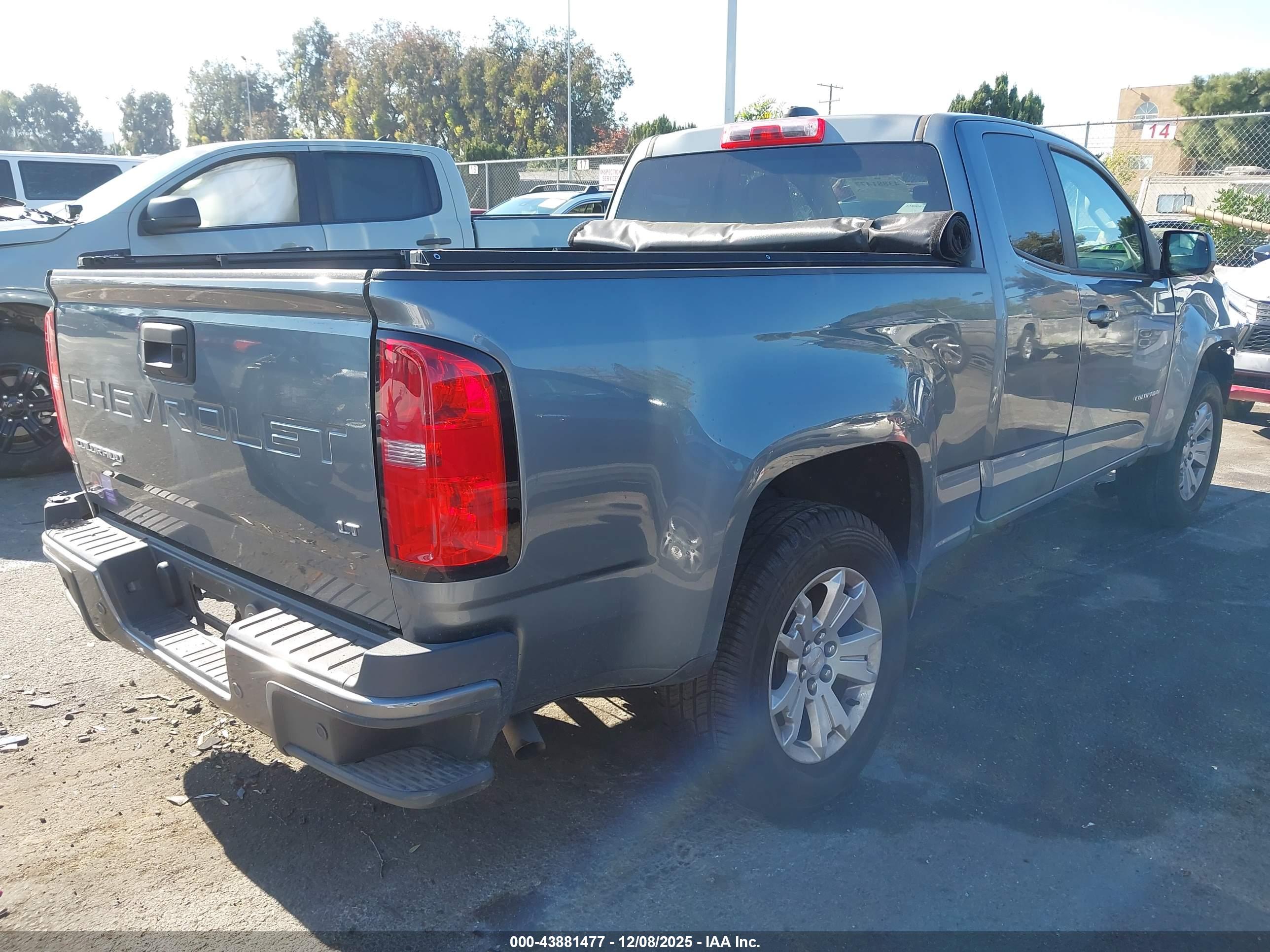 CHEVROLET COLORADO image 4