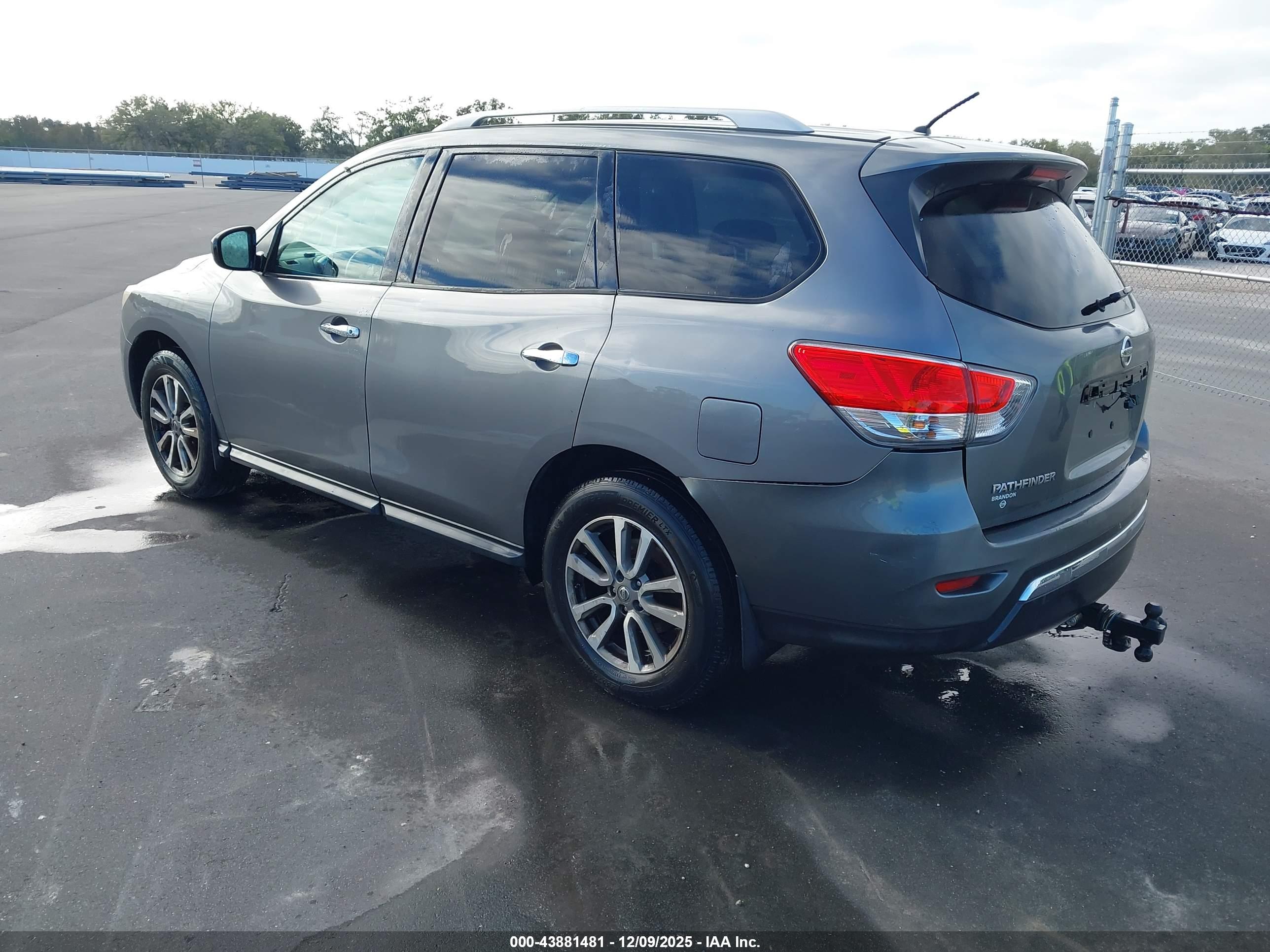 NISSAN PATHFINDER image 3