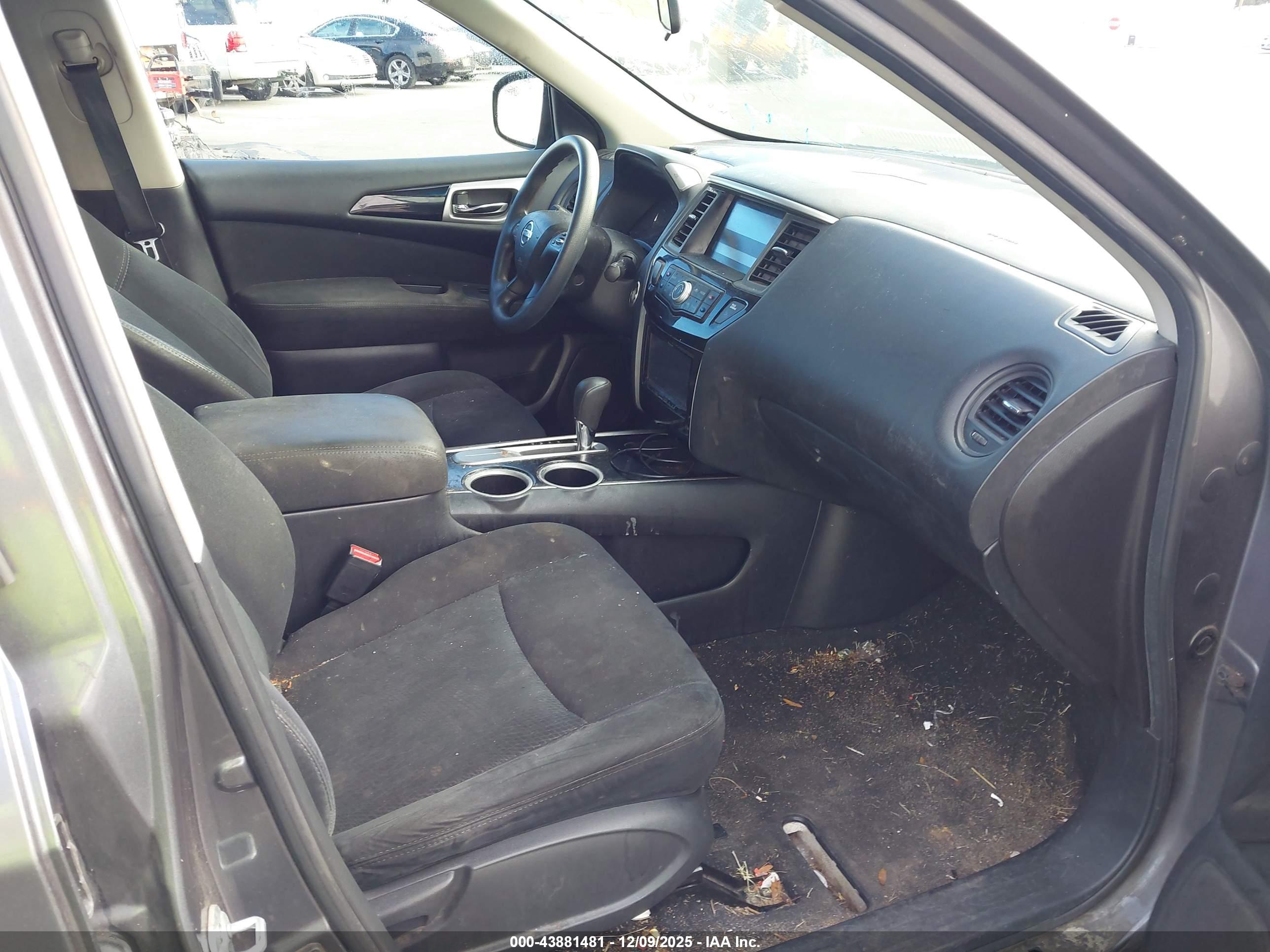 NISSAN PATHFINDER image 5