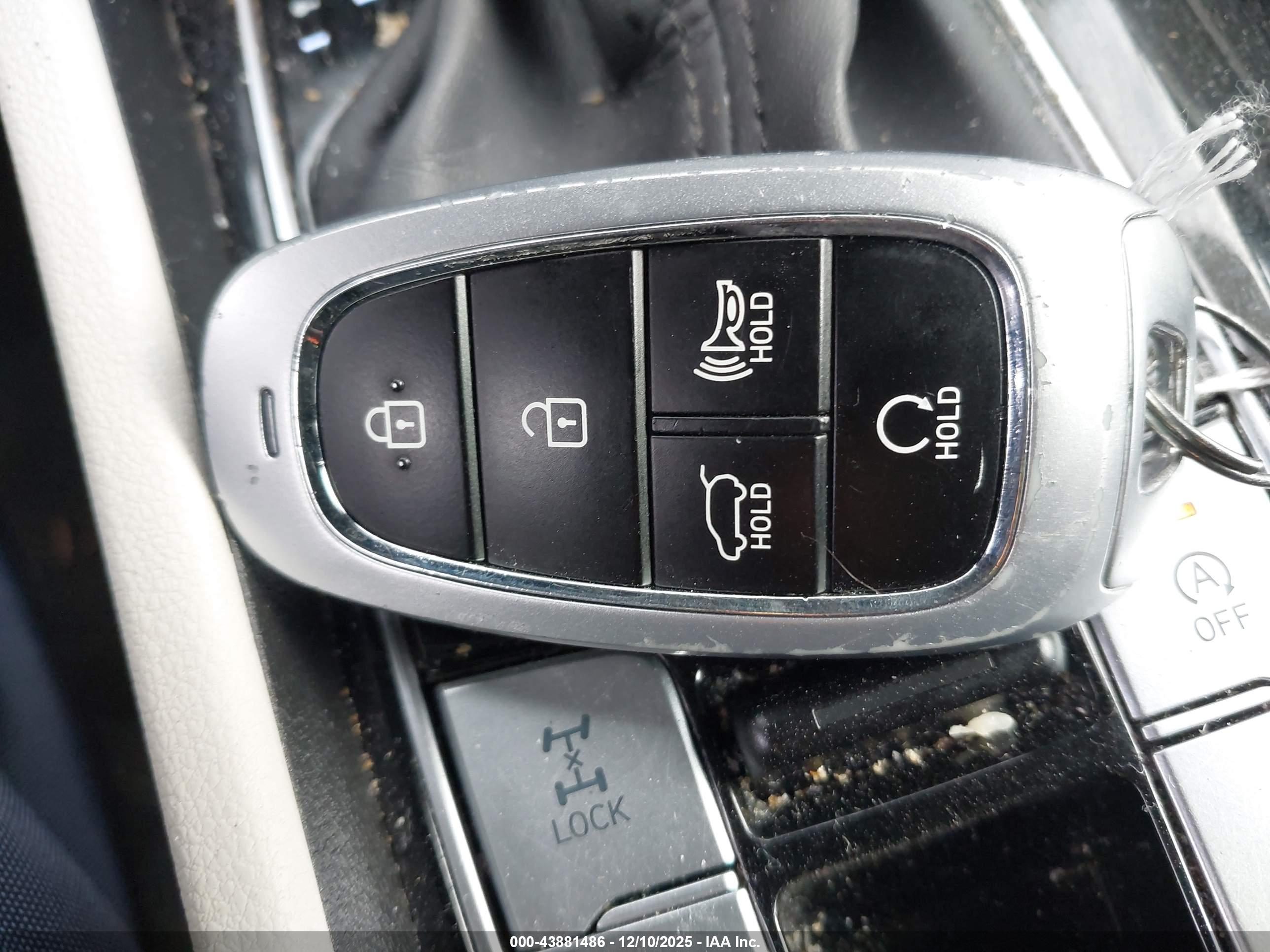HYUNDAI TUCSON image 11