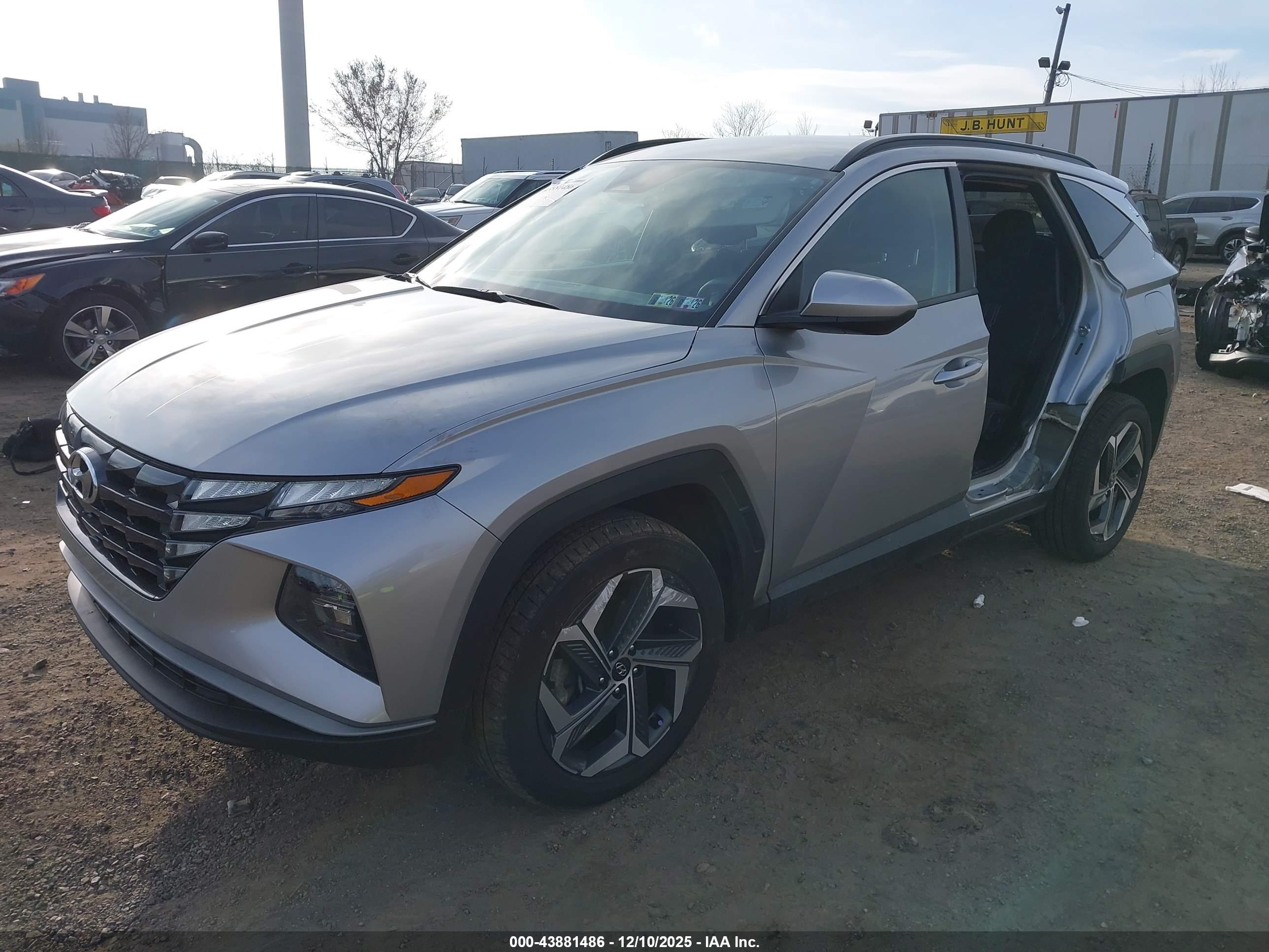 HYUNDAI TUCSON image 2