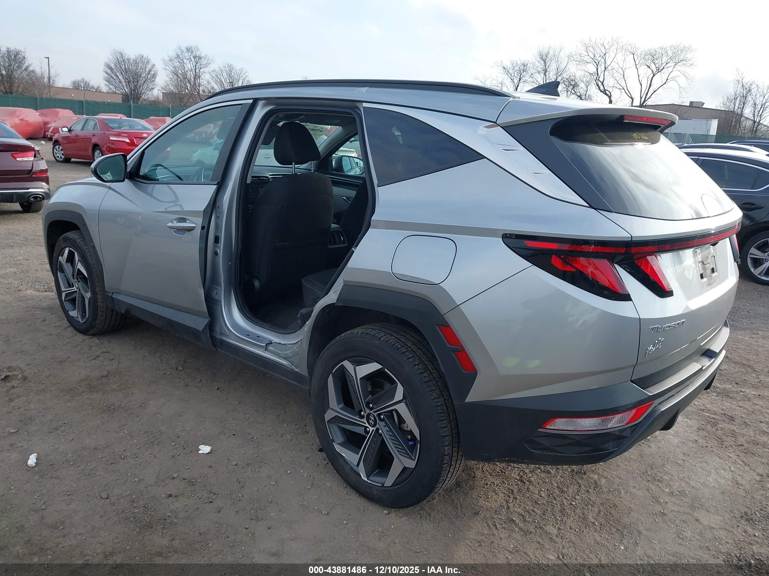 HYUNDAI TUCSON image 3
