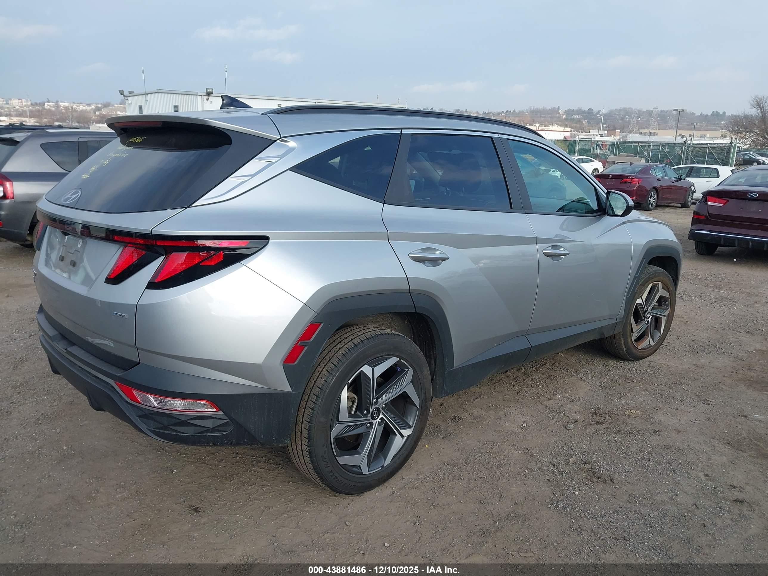HYUNDAI TUCSON image 4