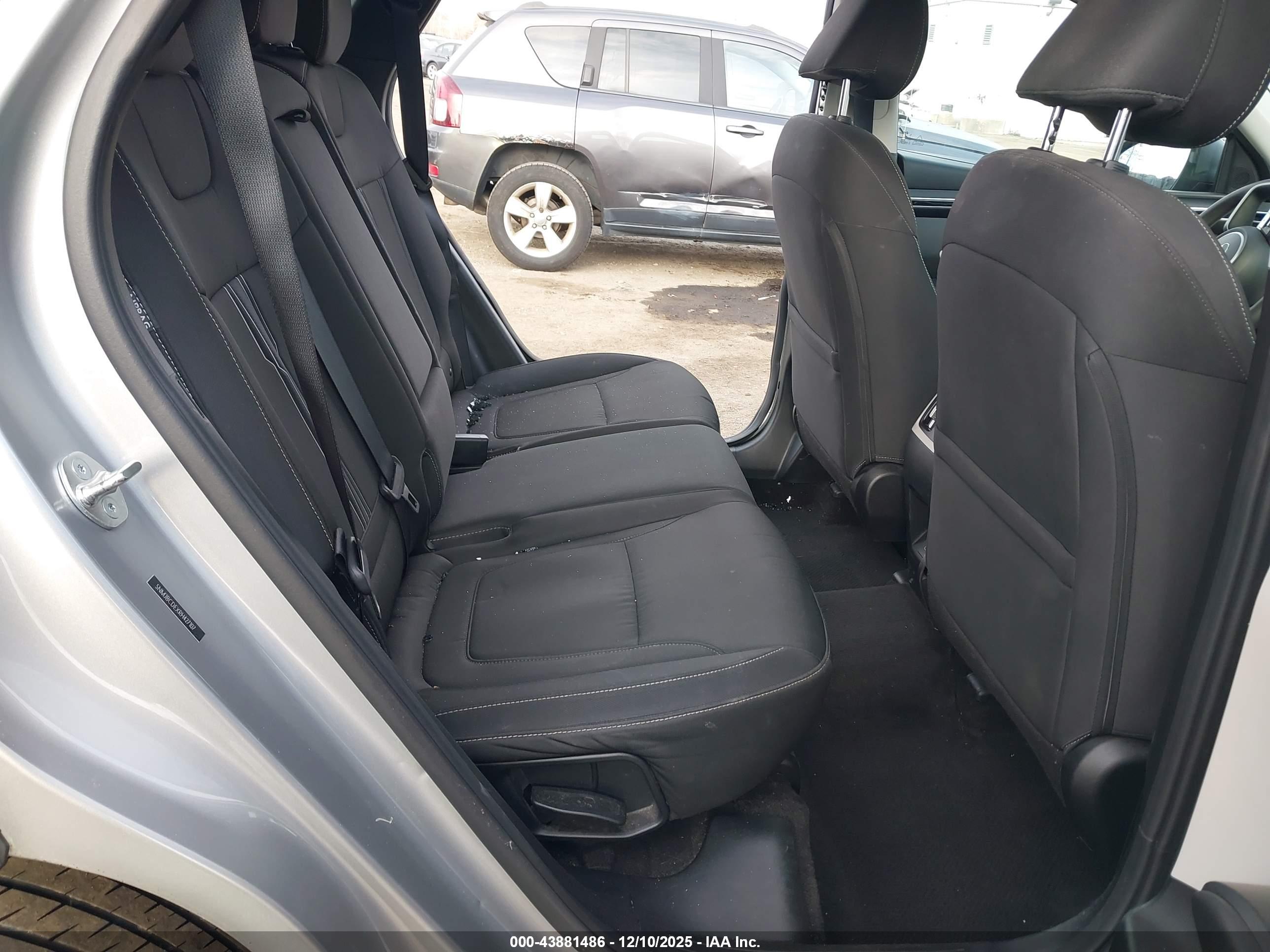 HYUNDAI TUCSON image 8