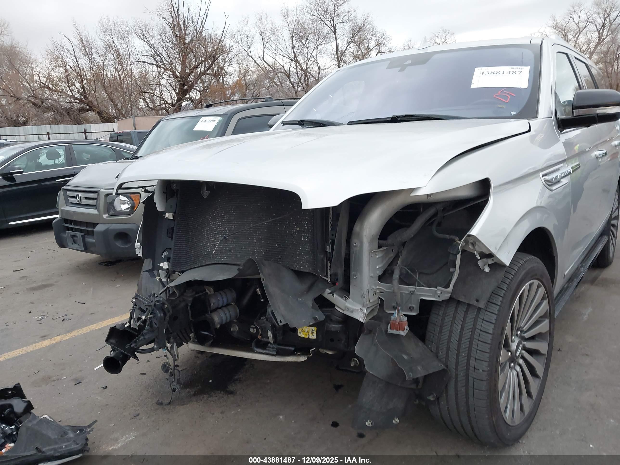 LINCOLN NAVIGATOR image 6