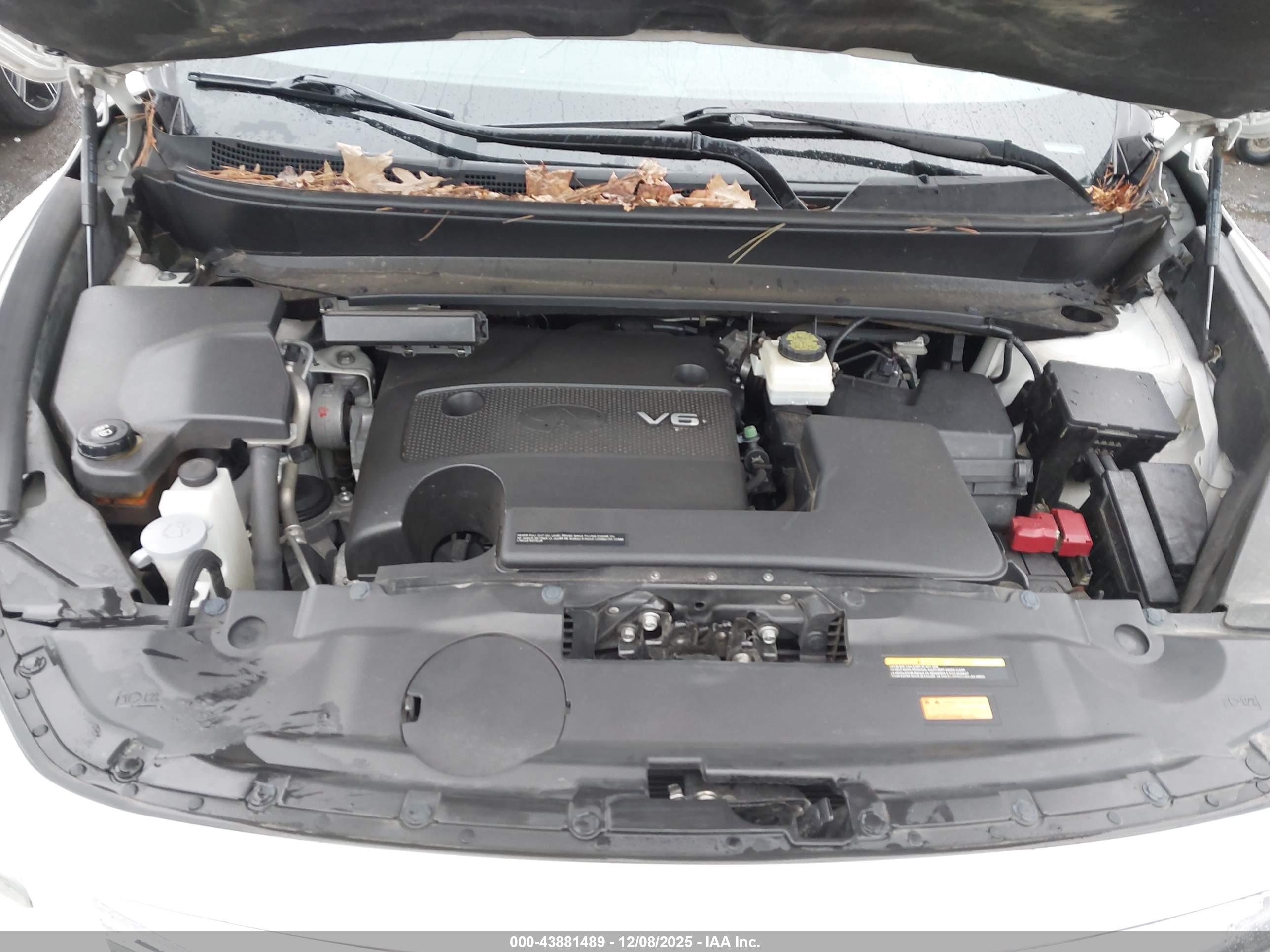 INFINITI JX35 image 10