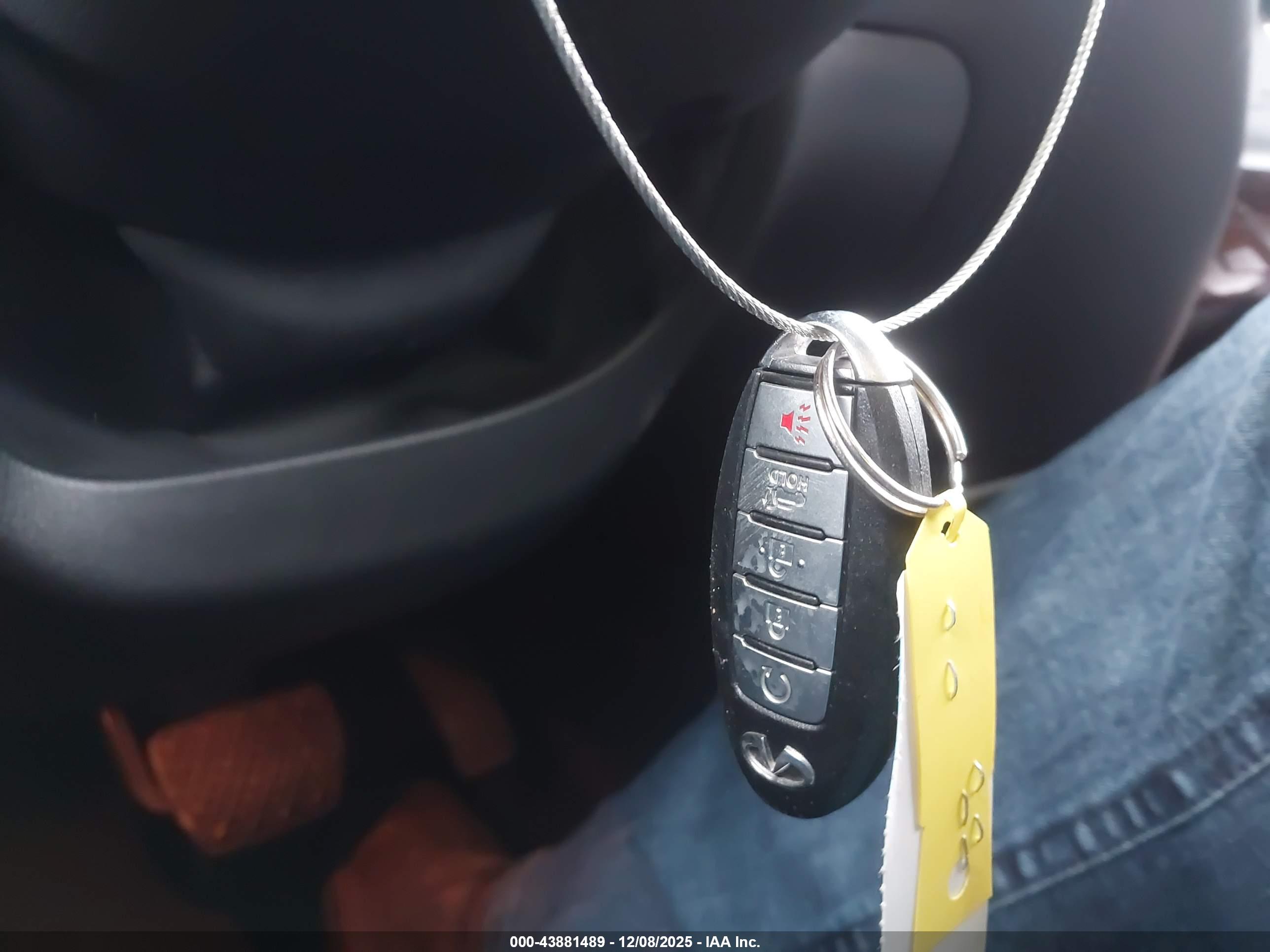 INFINITI JX35 image 11