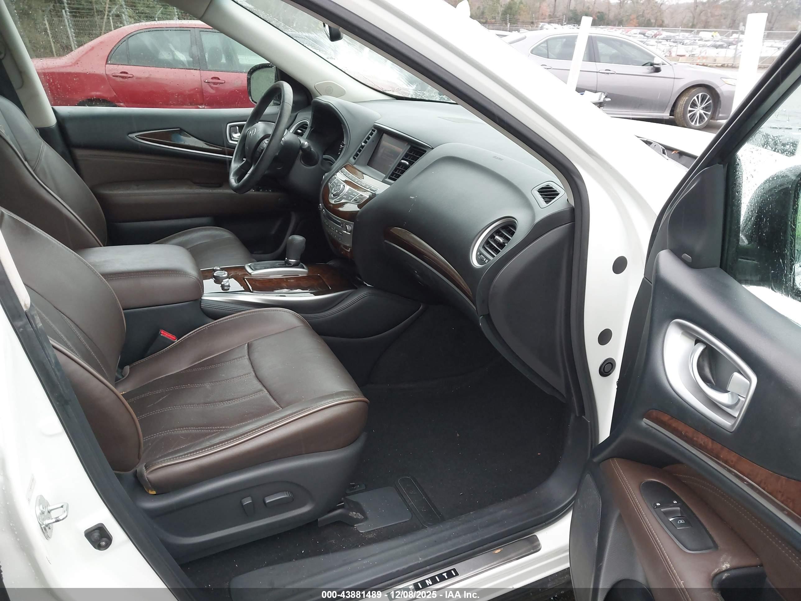 INFINITI JX35 image 5