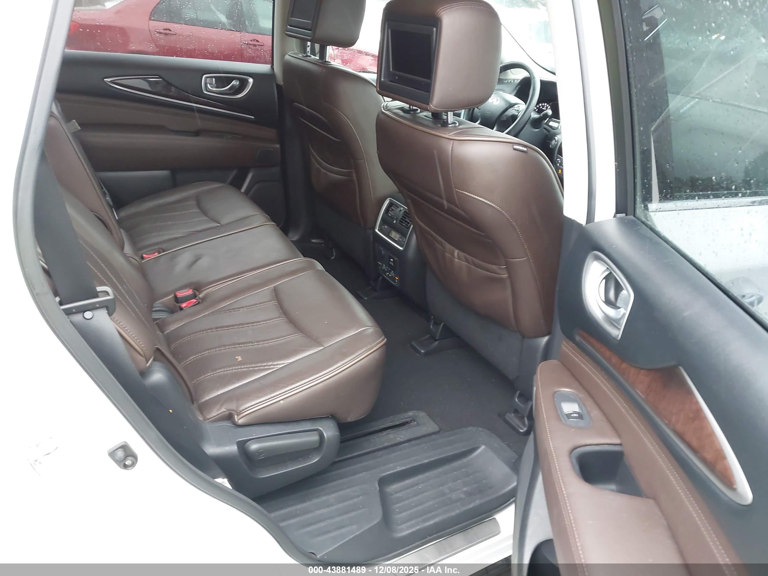 INFINITI JX35 image 8