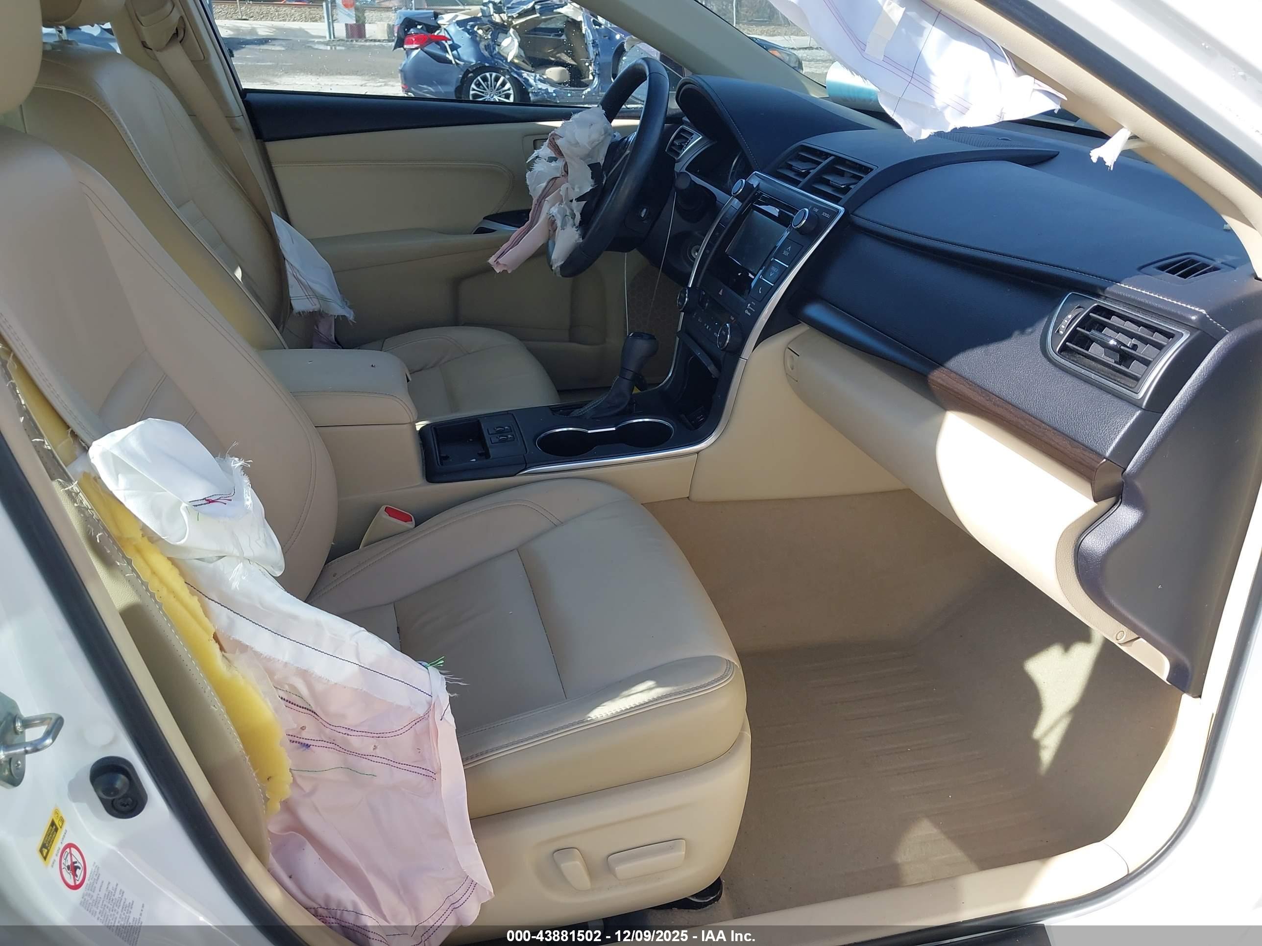 TOYOTA CAMRY image 5
