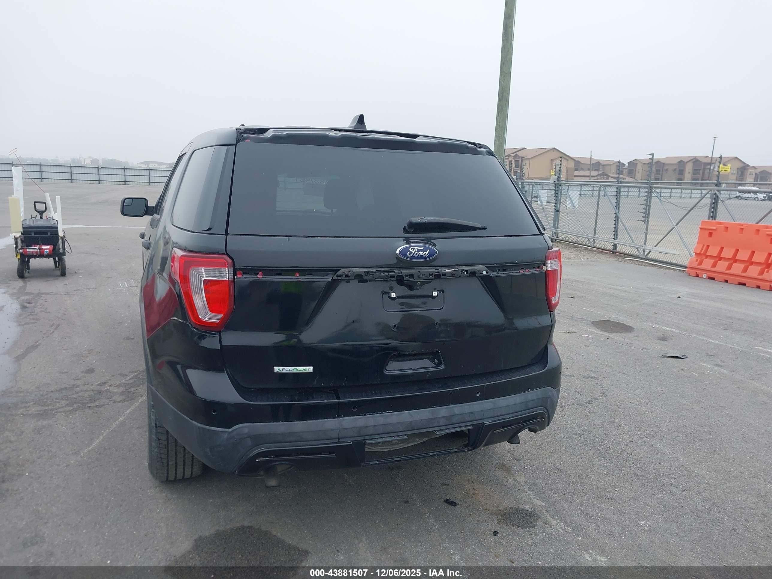 FORD UTILITY image 6