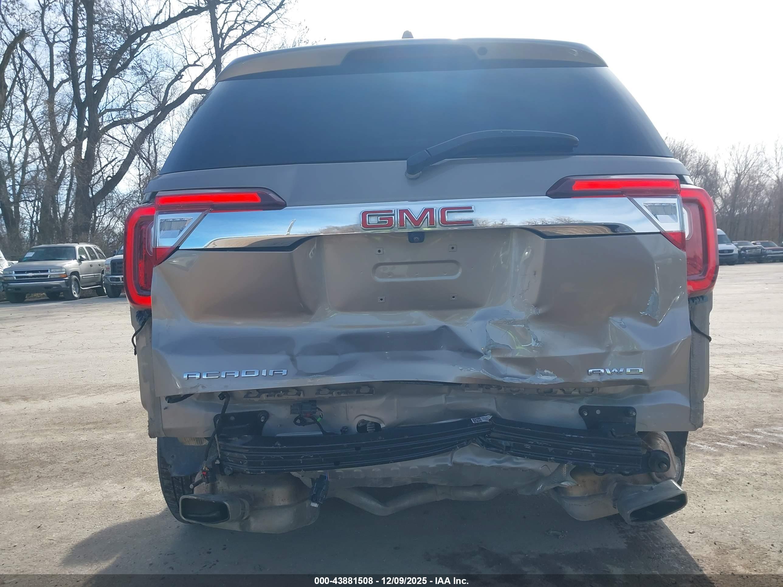 GMC ACADIA image 6