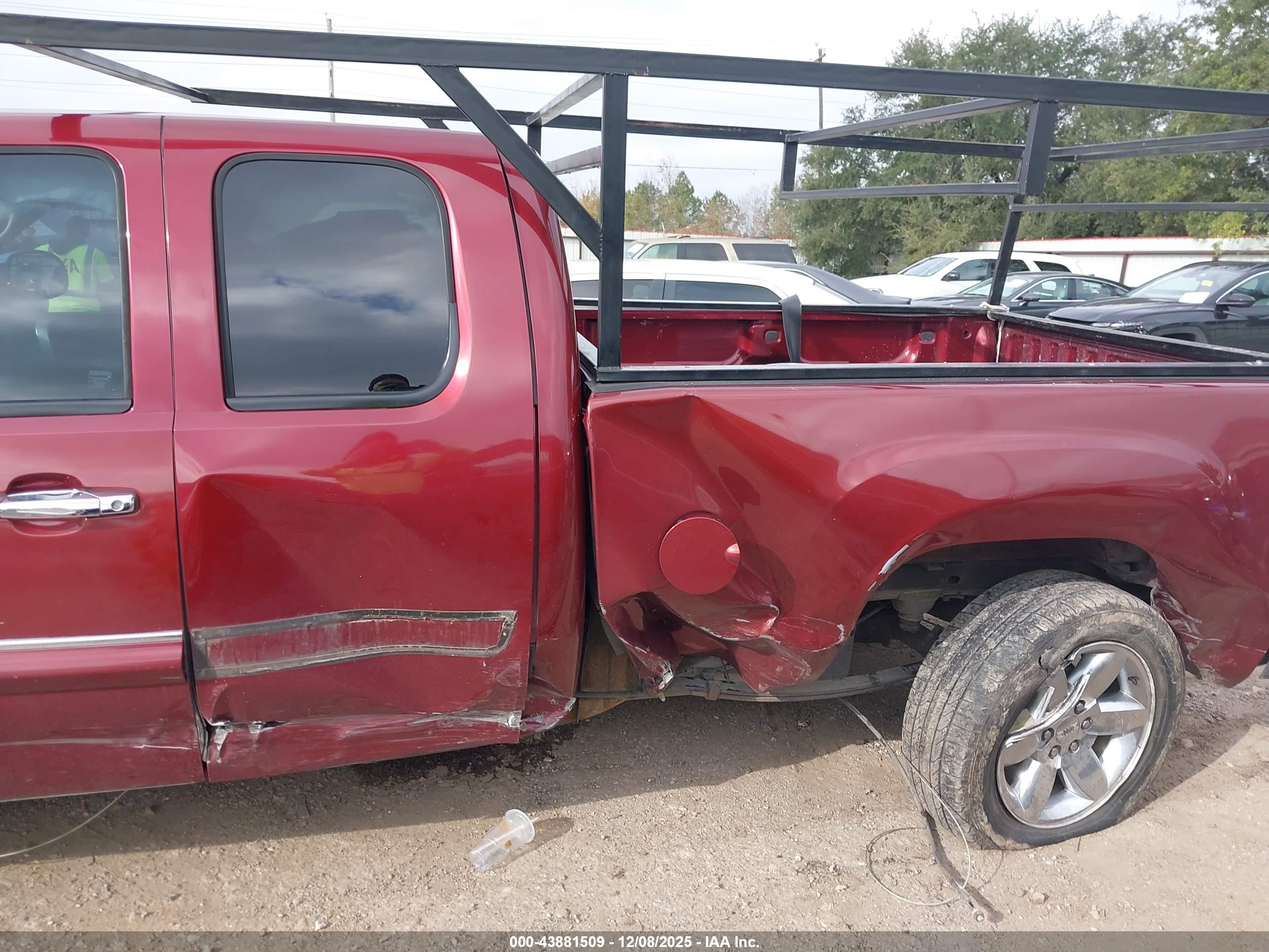 GMC SIERRA image 6