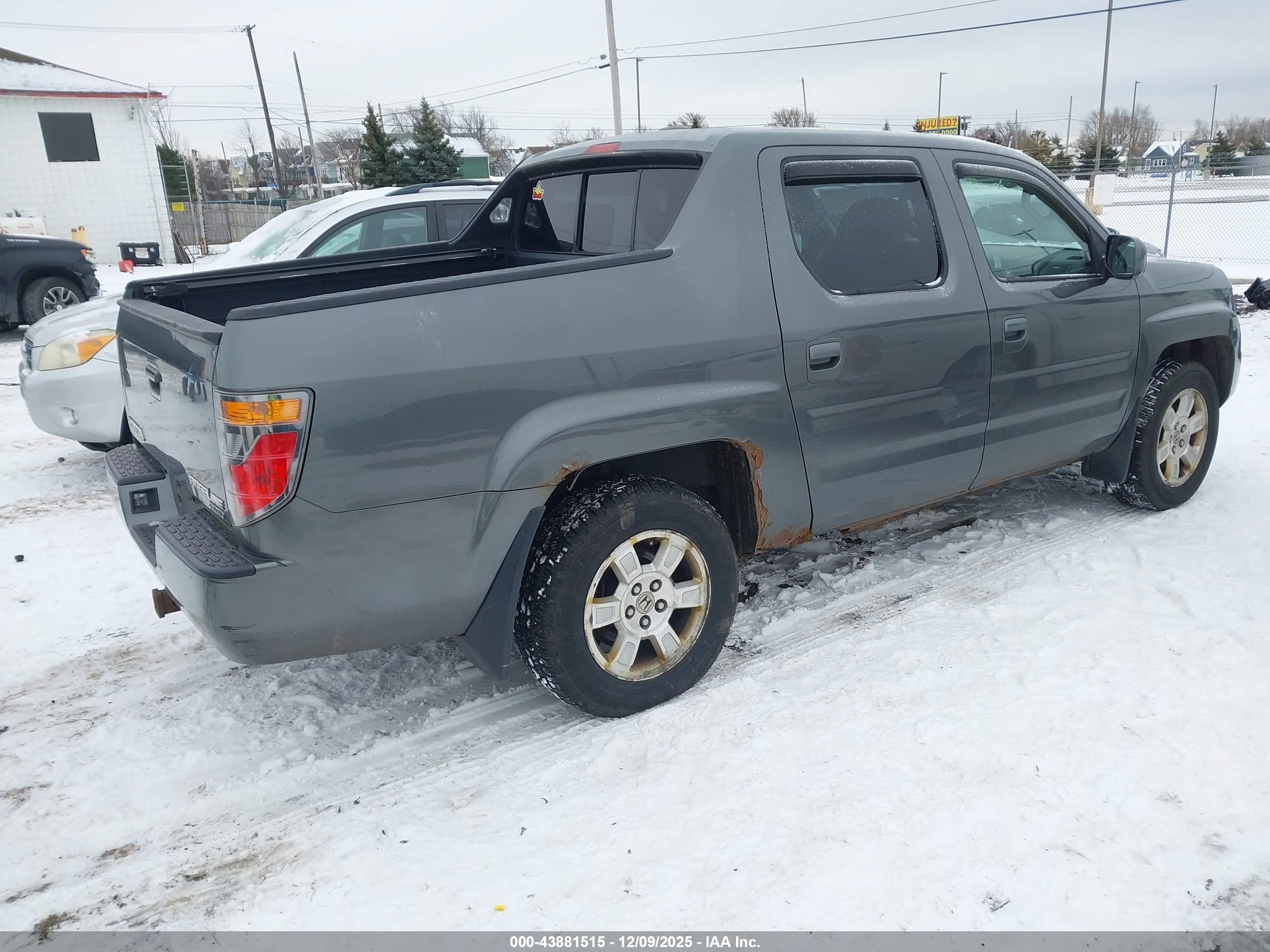 HONDA RIDGELINE image 4
