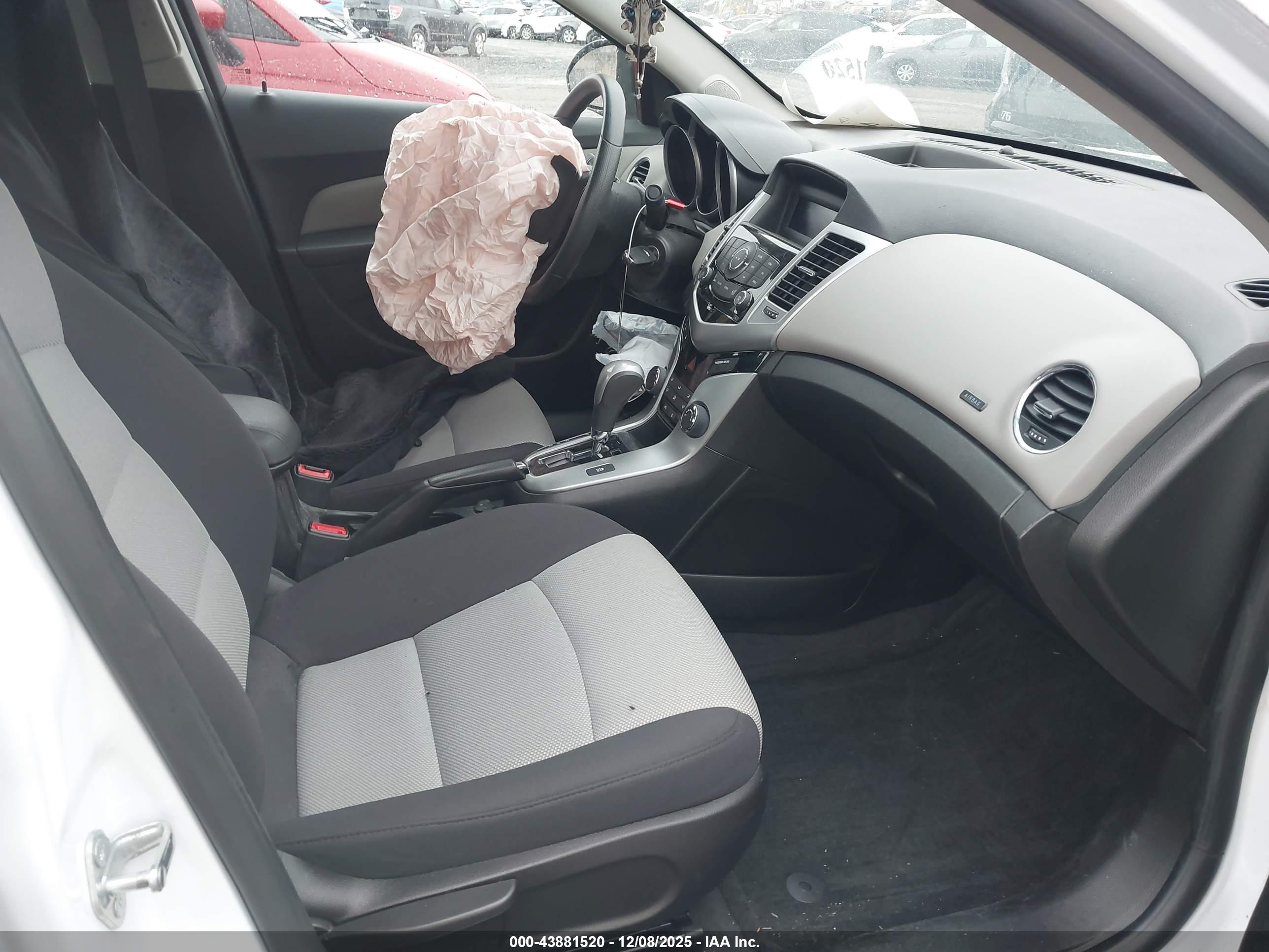 CHEVROLET CRUZE image 5