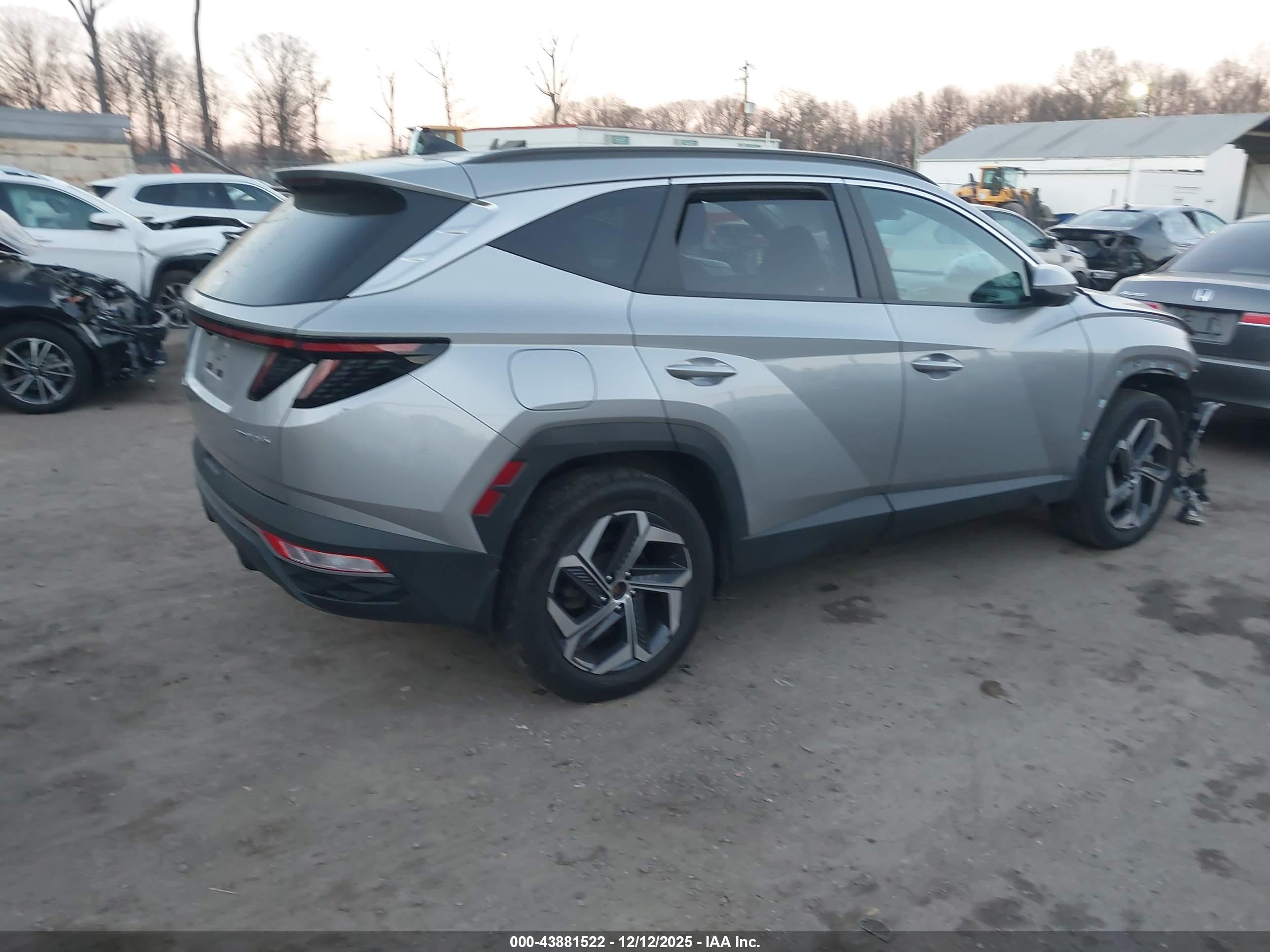 HYUNDAI TUCSON image 4