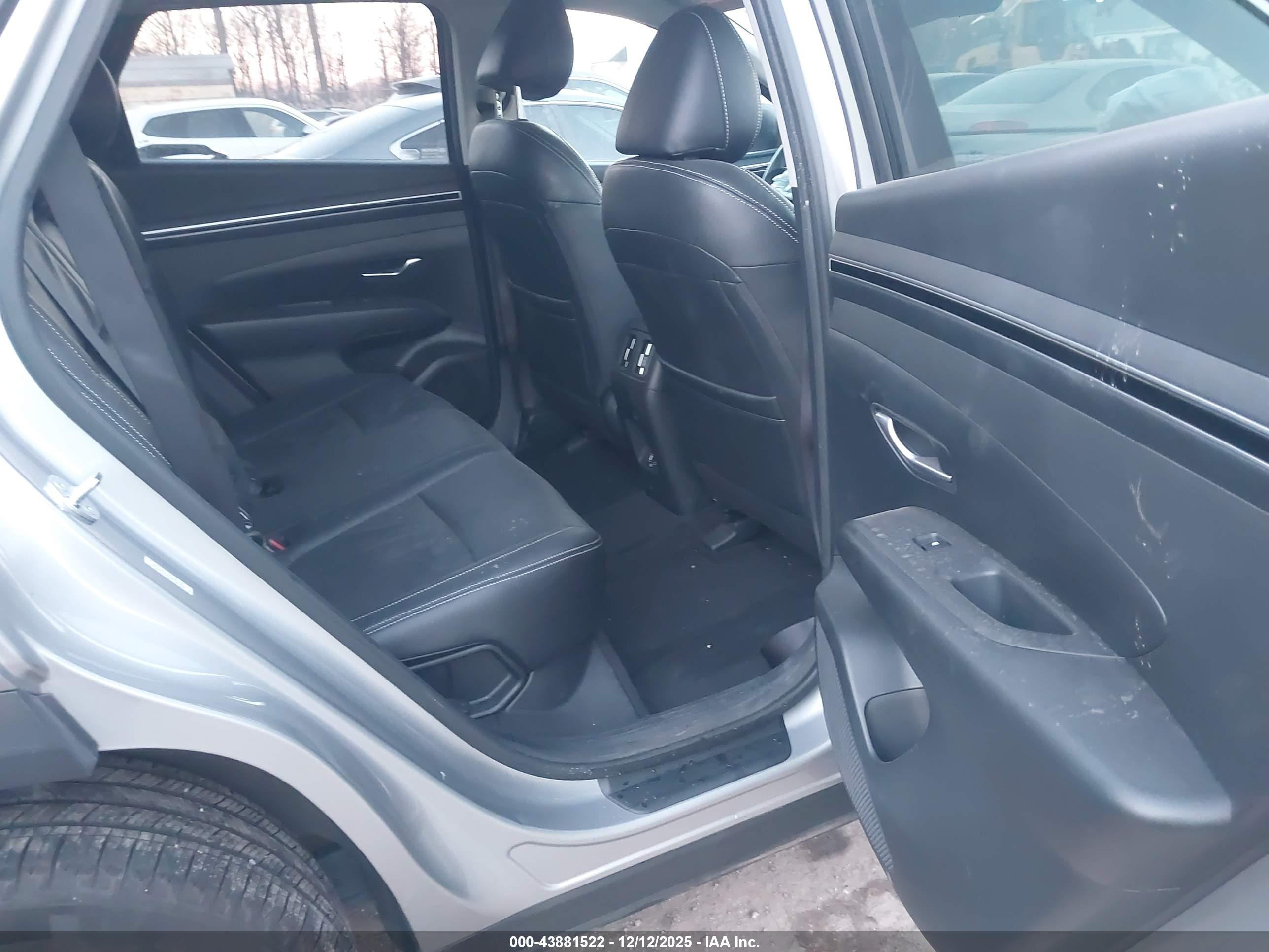 HYUNDAI TUCSON image 8