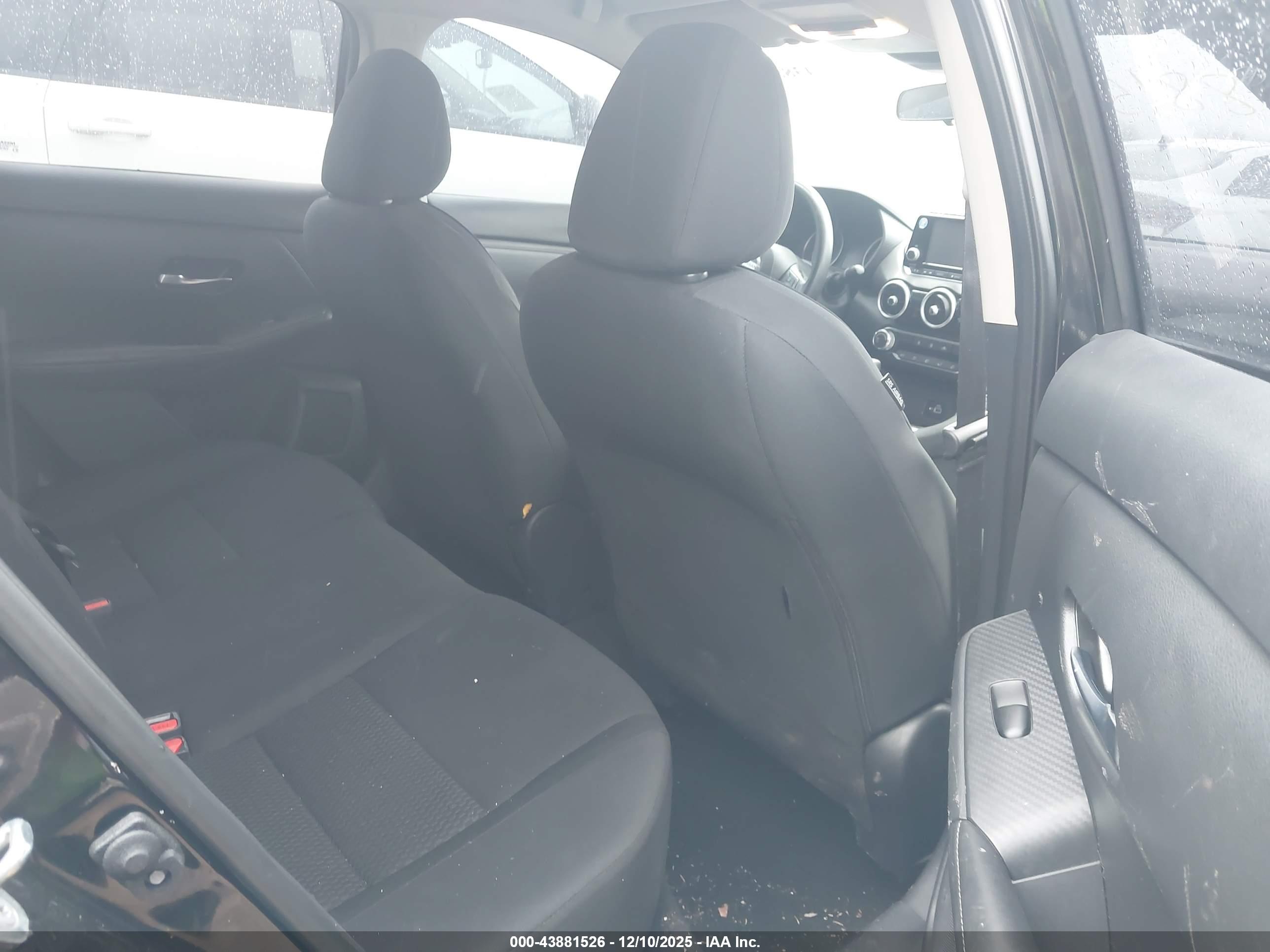 NISSAN SENTRA image 8
