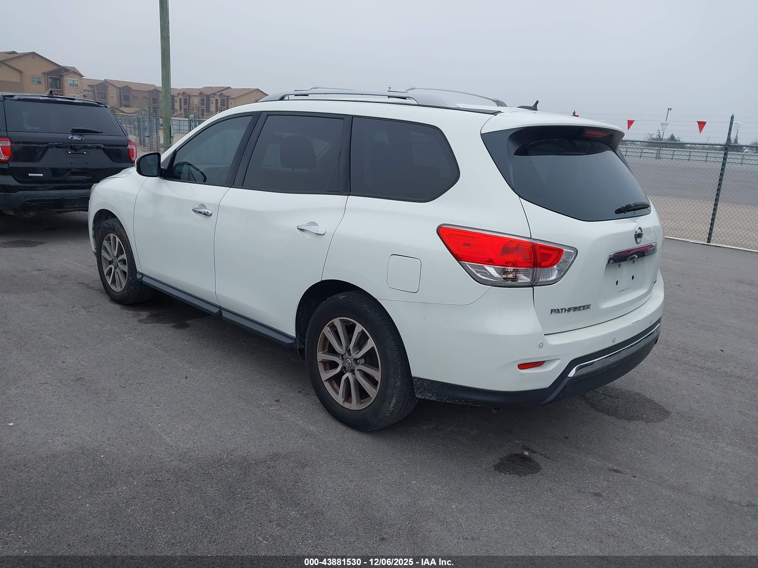 NISSAN PATHFINDER image 3