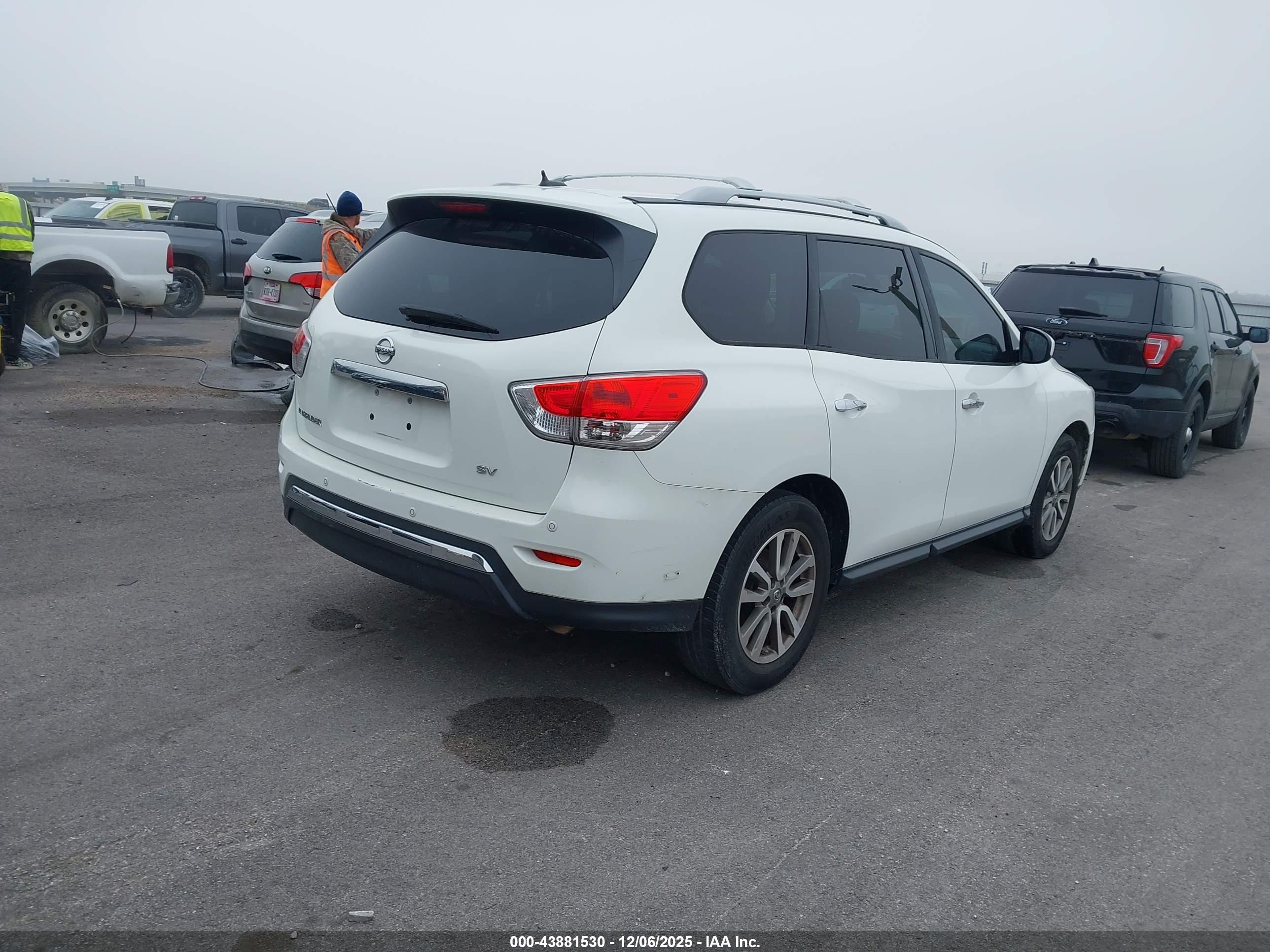 NISSAN PATHFINDER image 4