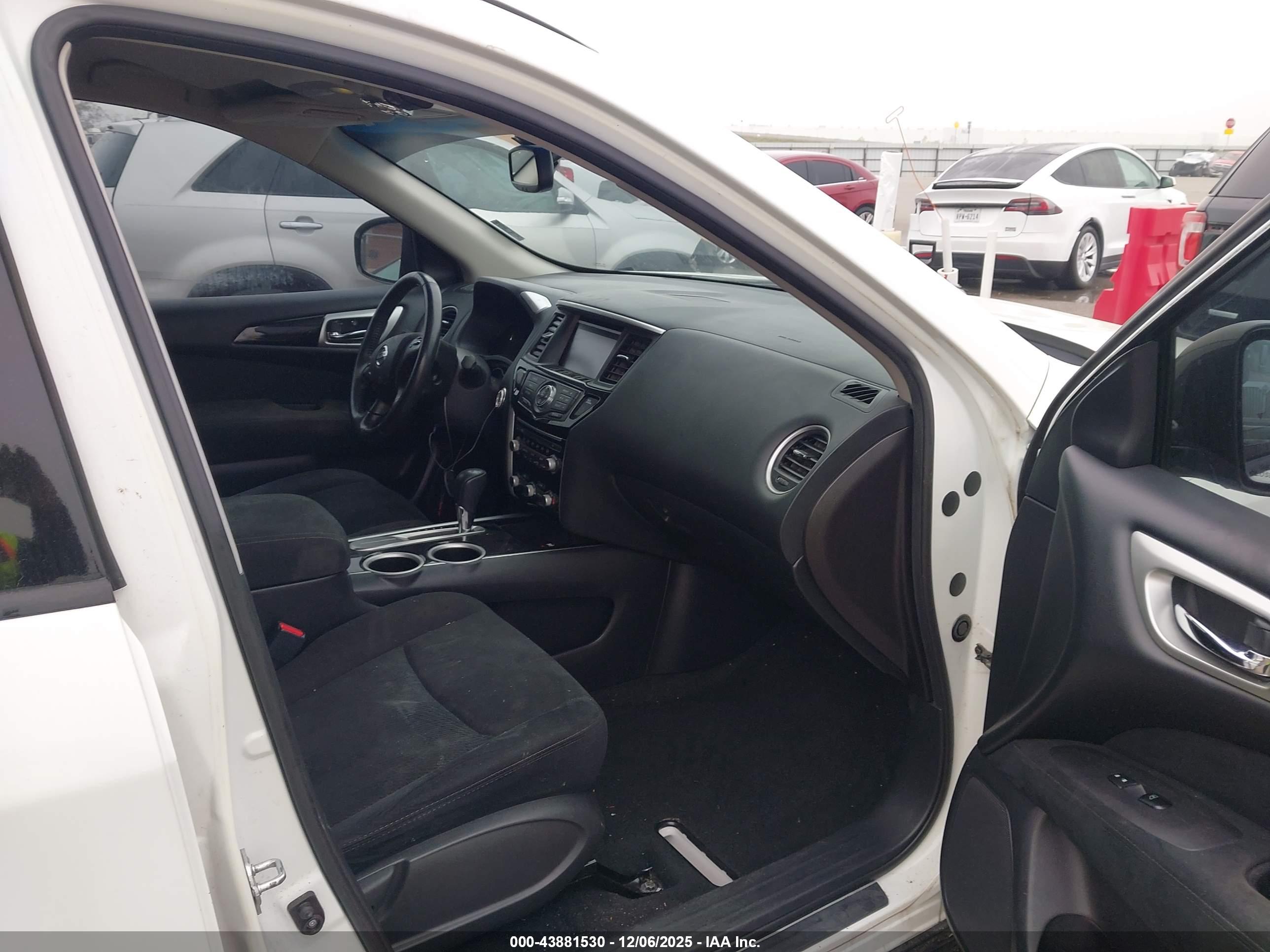 NISSAN PATHFINDER image 5