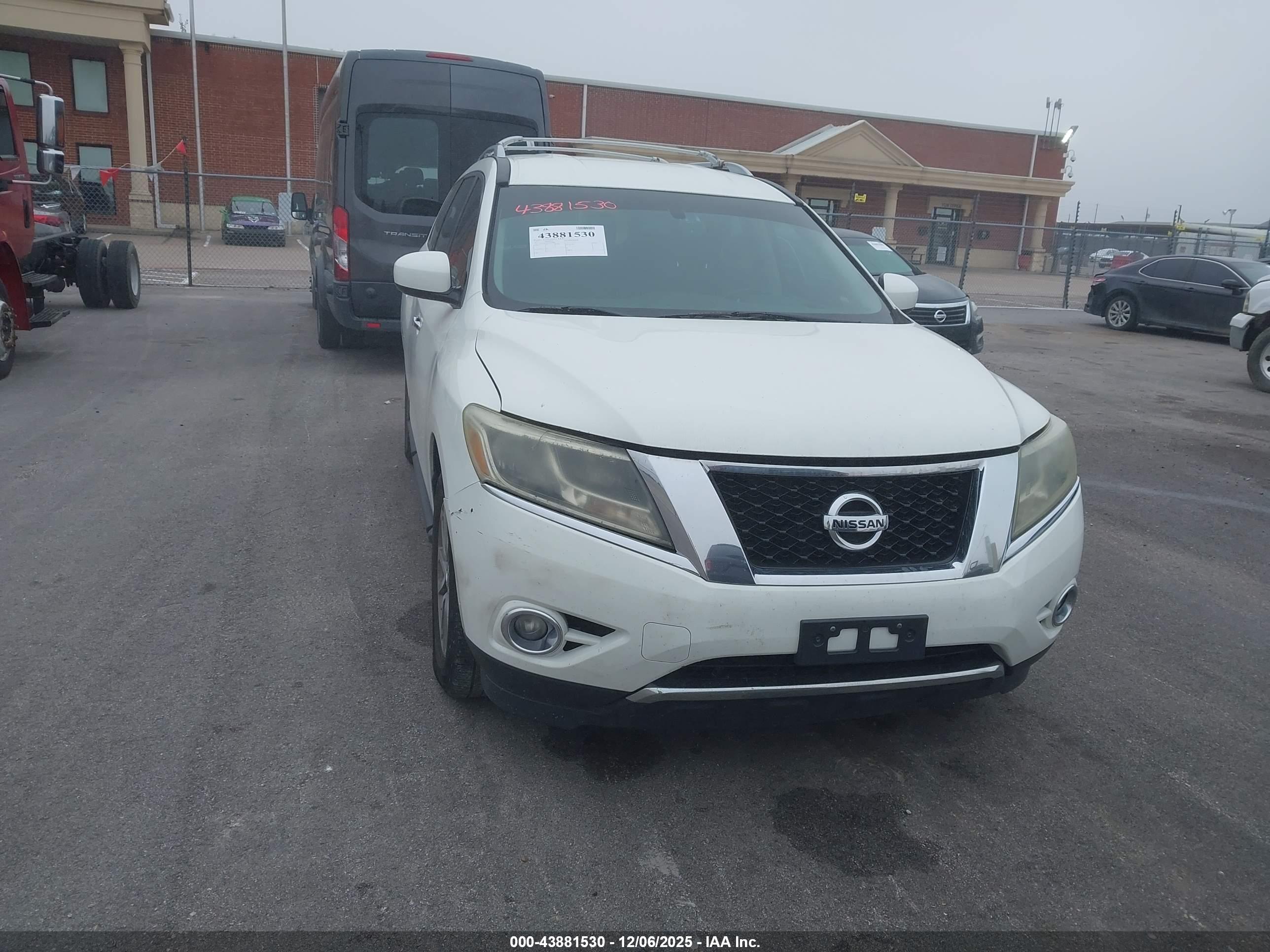 NISSAN PATHFINDER image 6