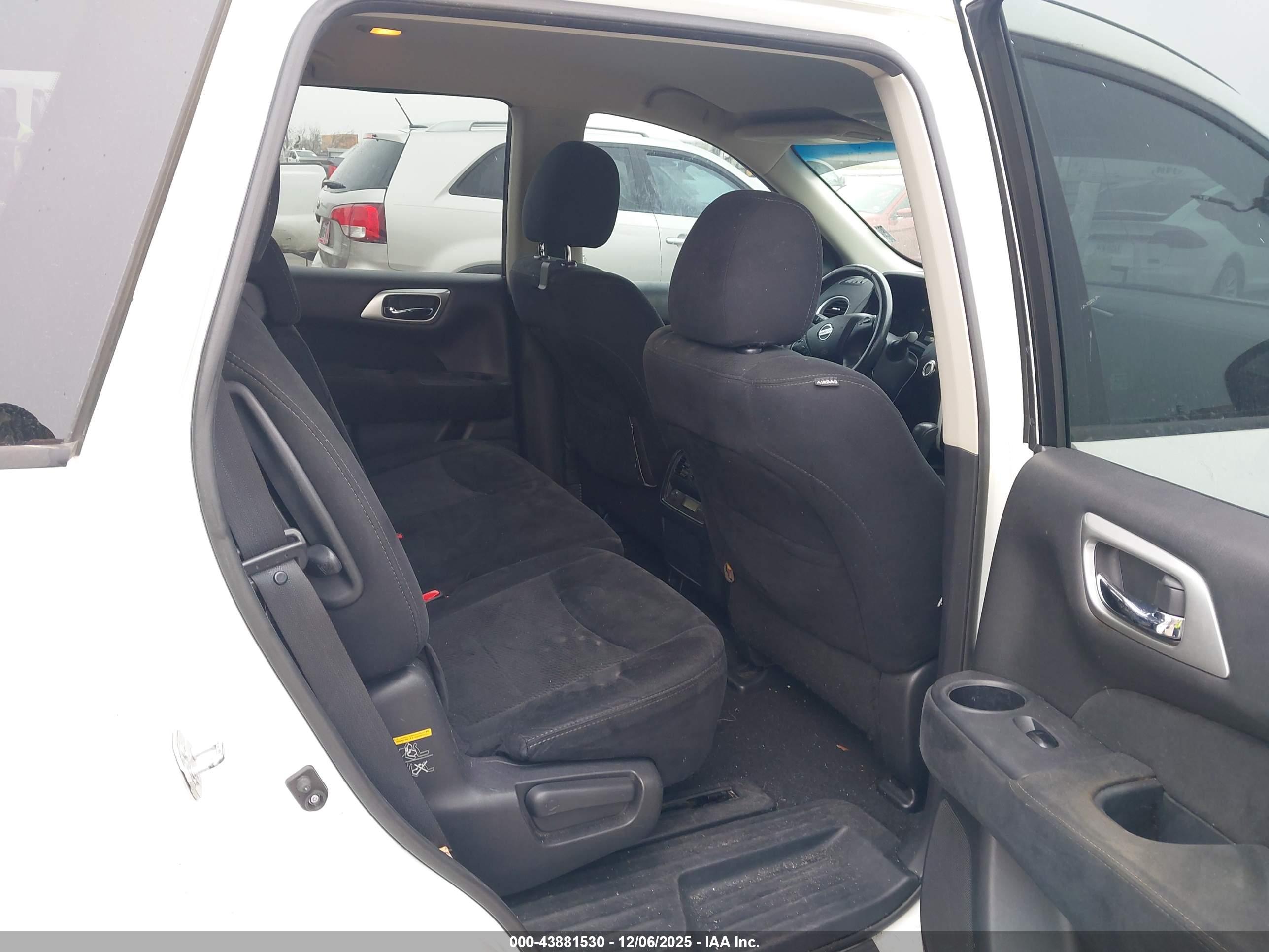 NISSAN PATHFINDER image 8