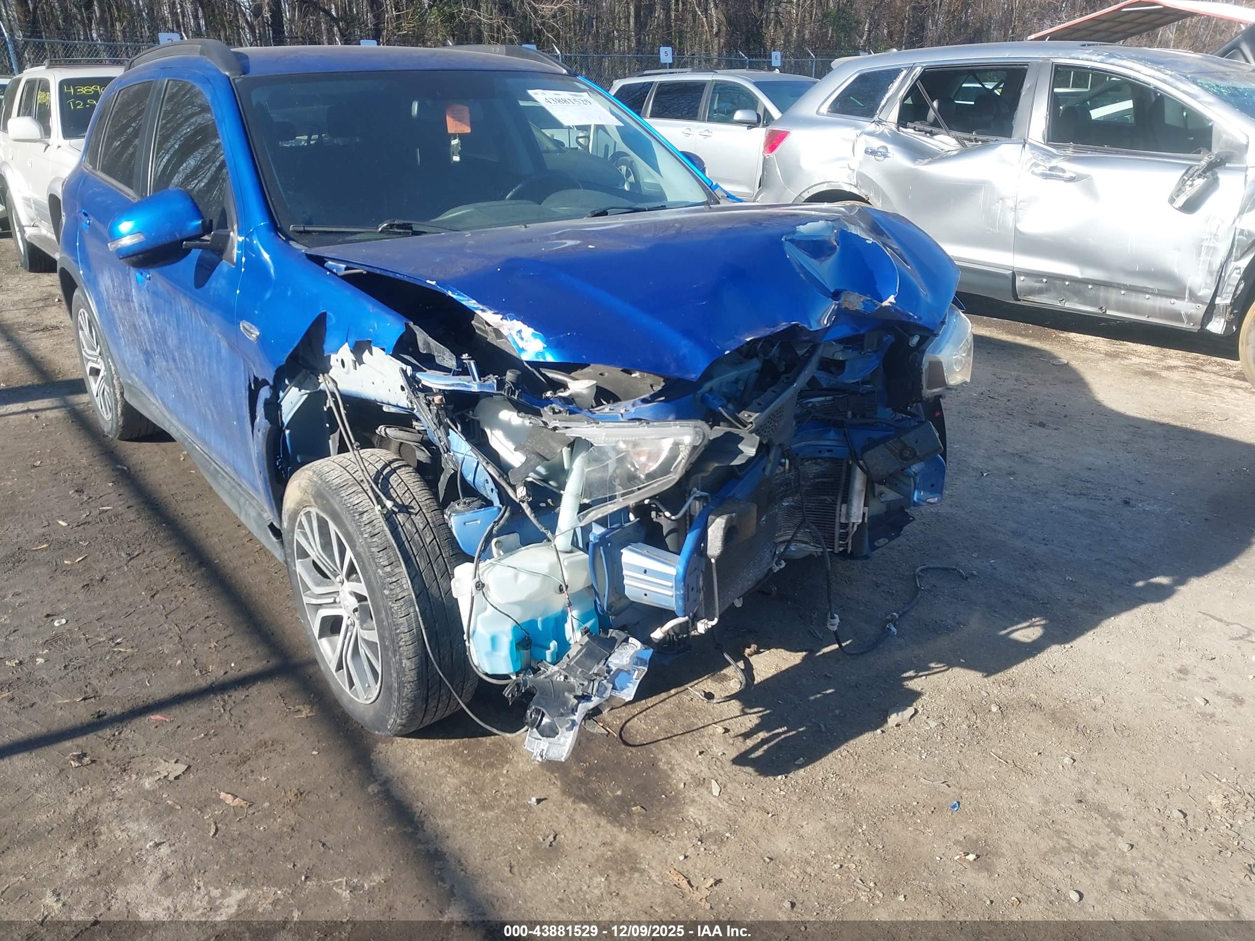 MITSUBISHI OUTLANDER image 6