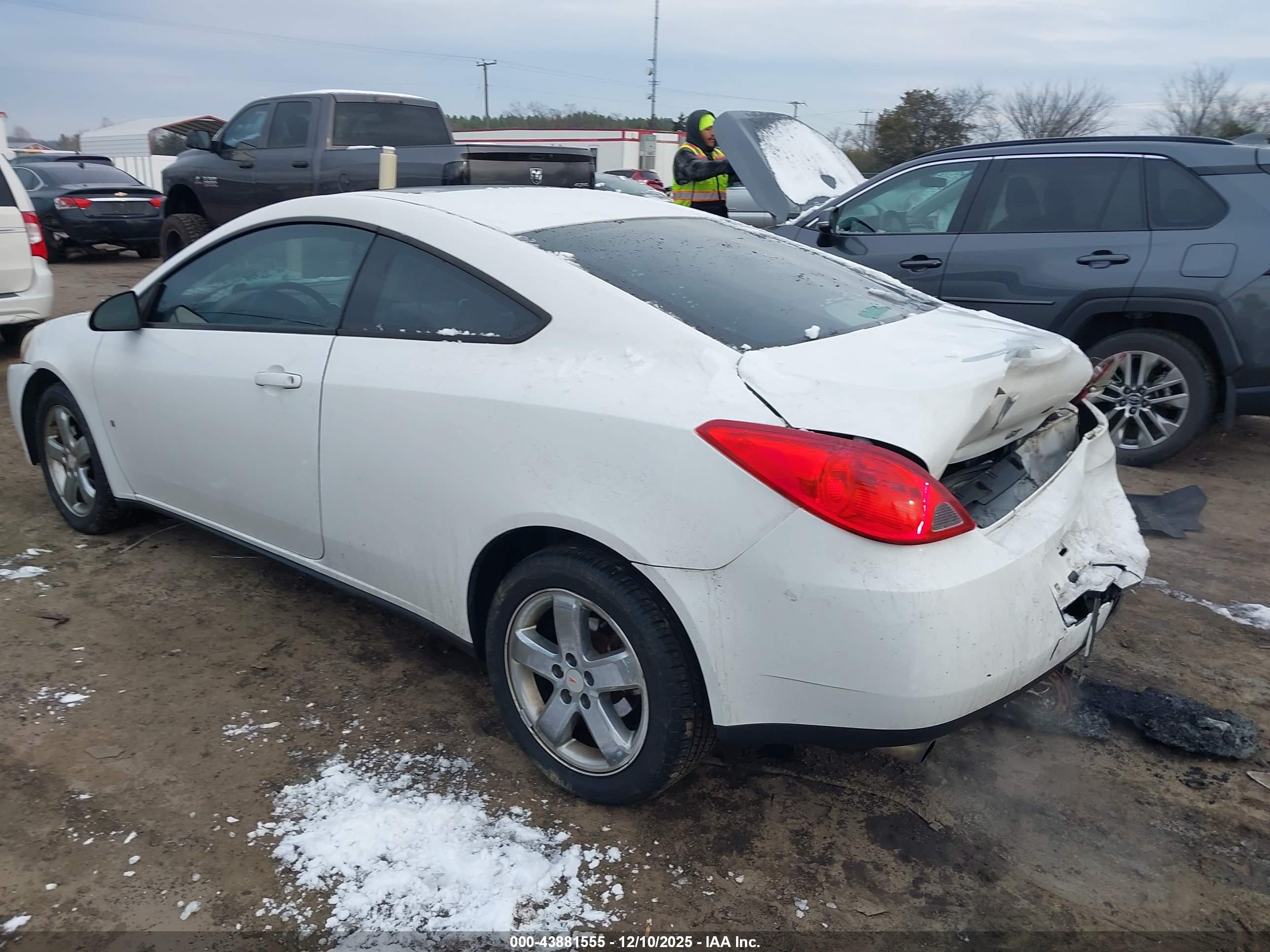 PONTIAC G6 image 3