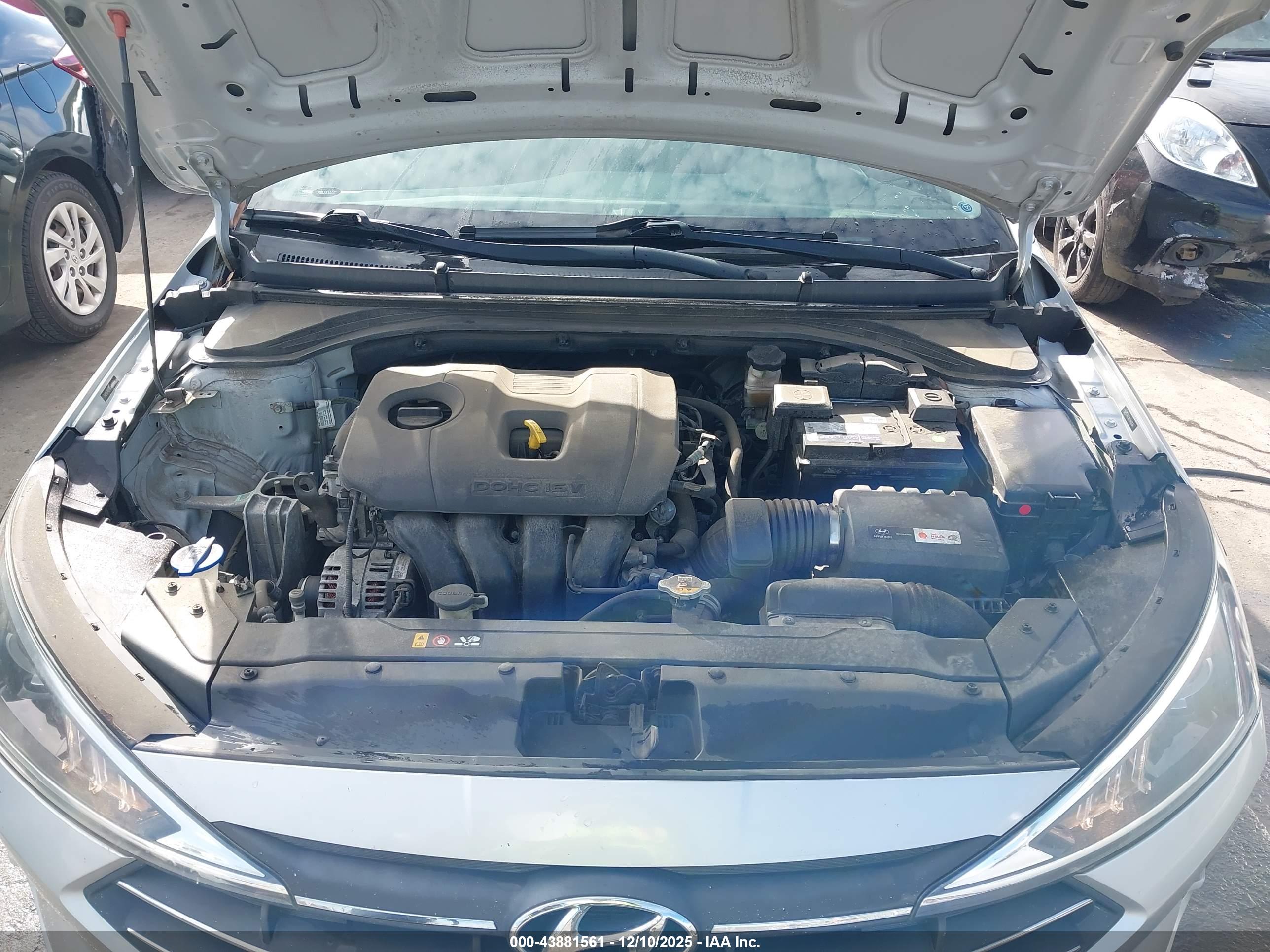 HYUNDAI ELANTRA image 10