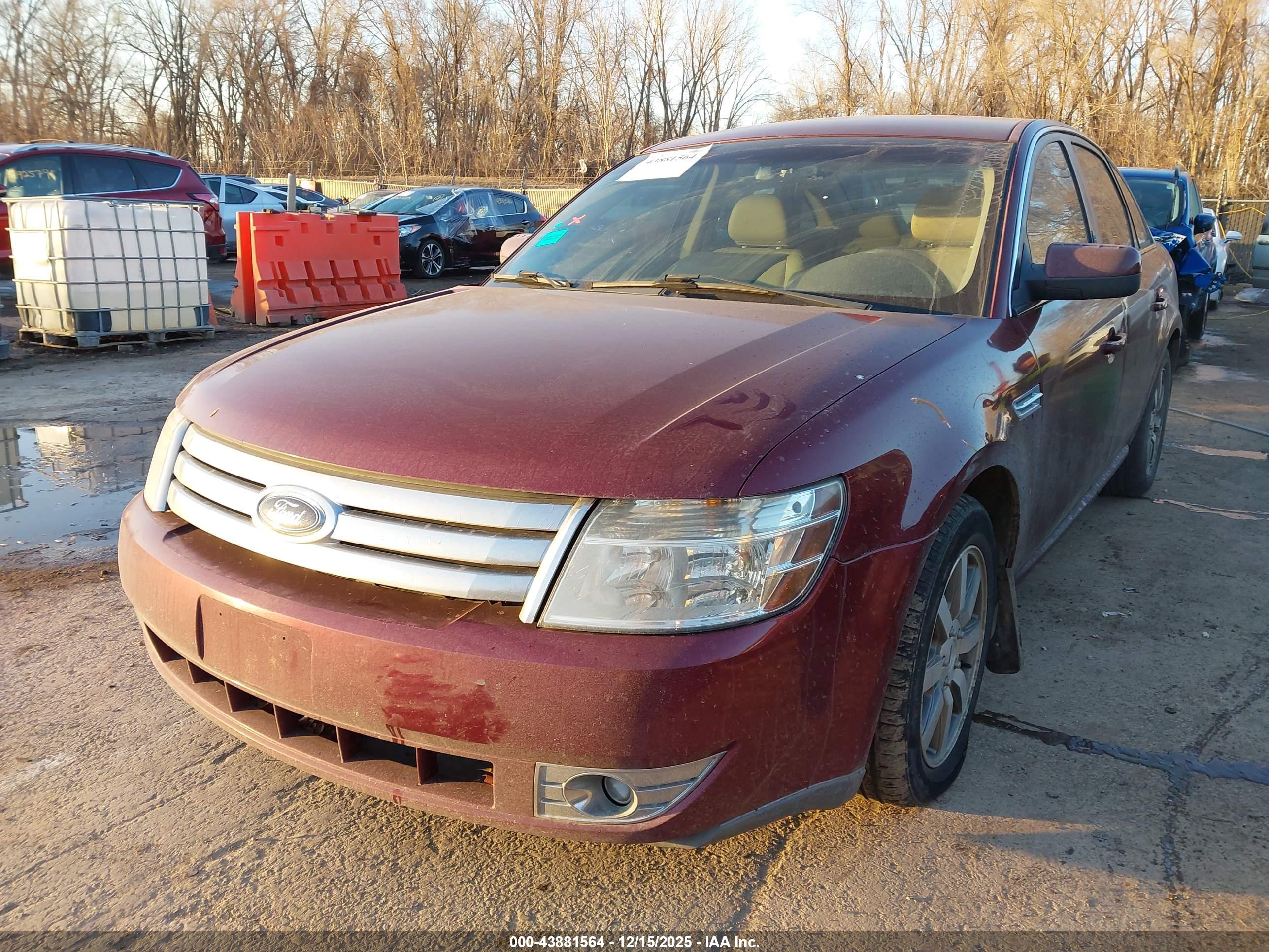FORD TAURUS image 2