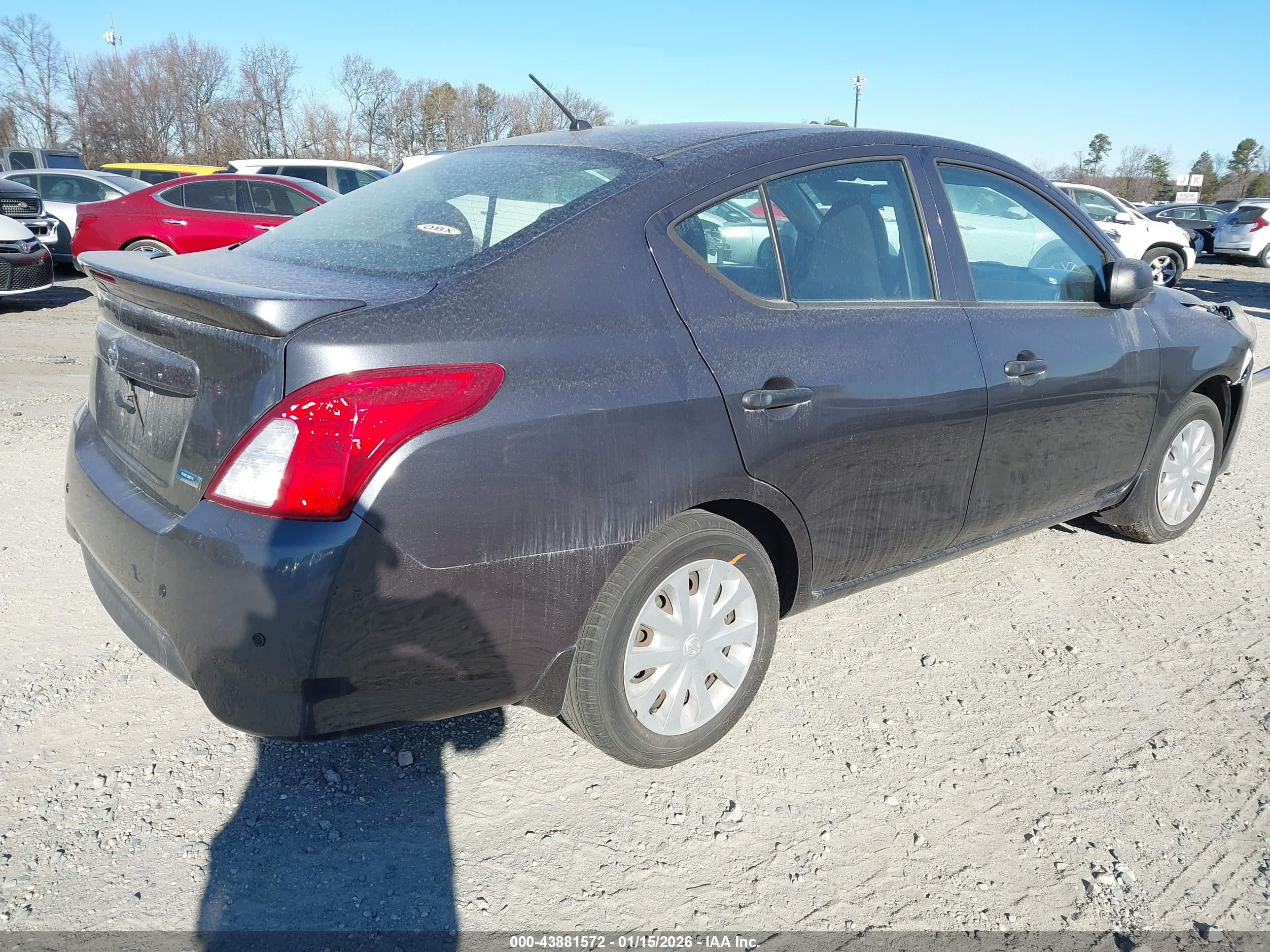 NISSAN VERSA image 4