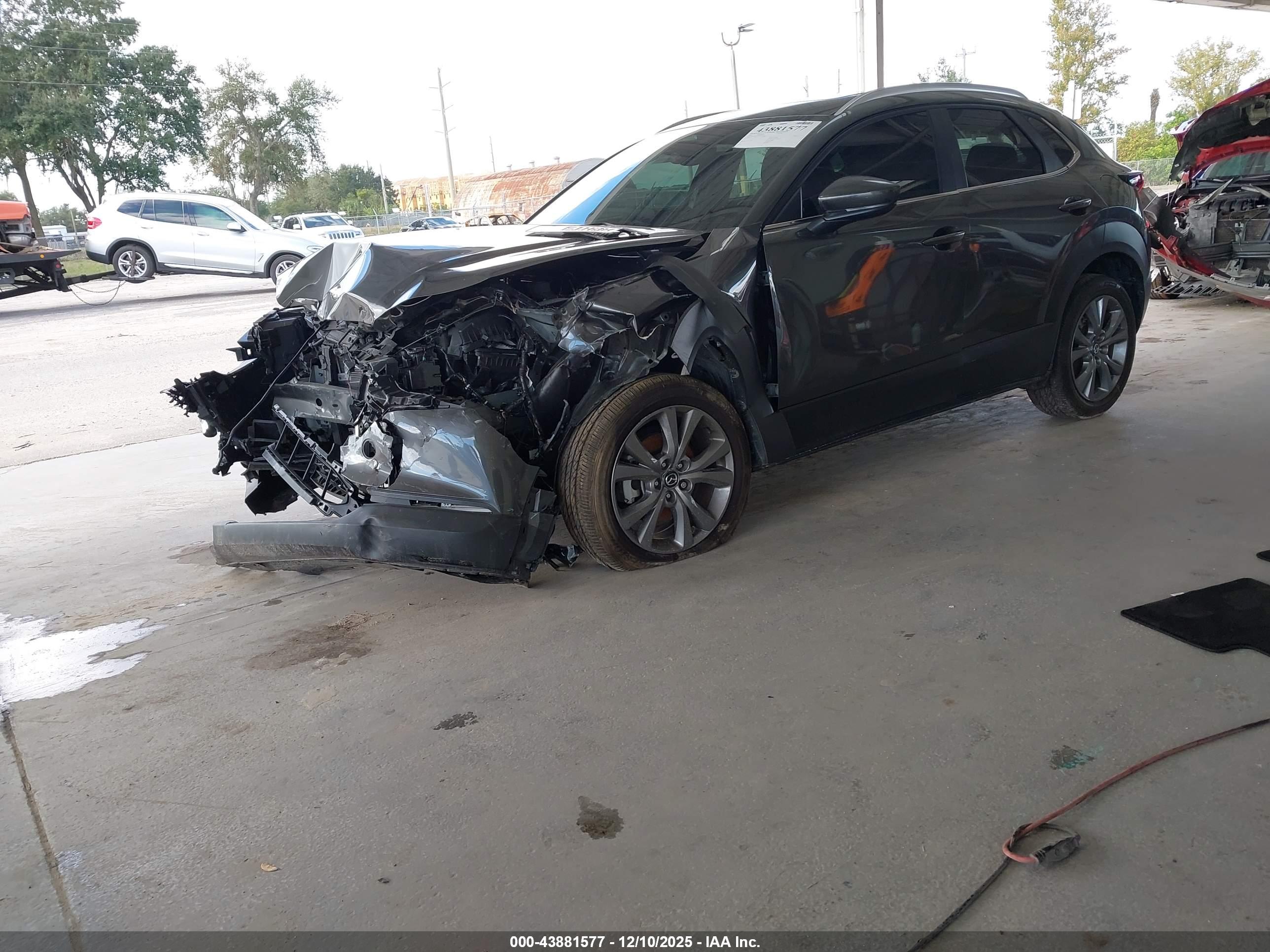 MAZDA CX-30 image 2