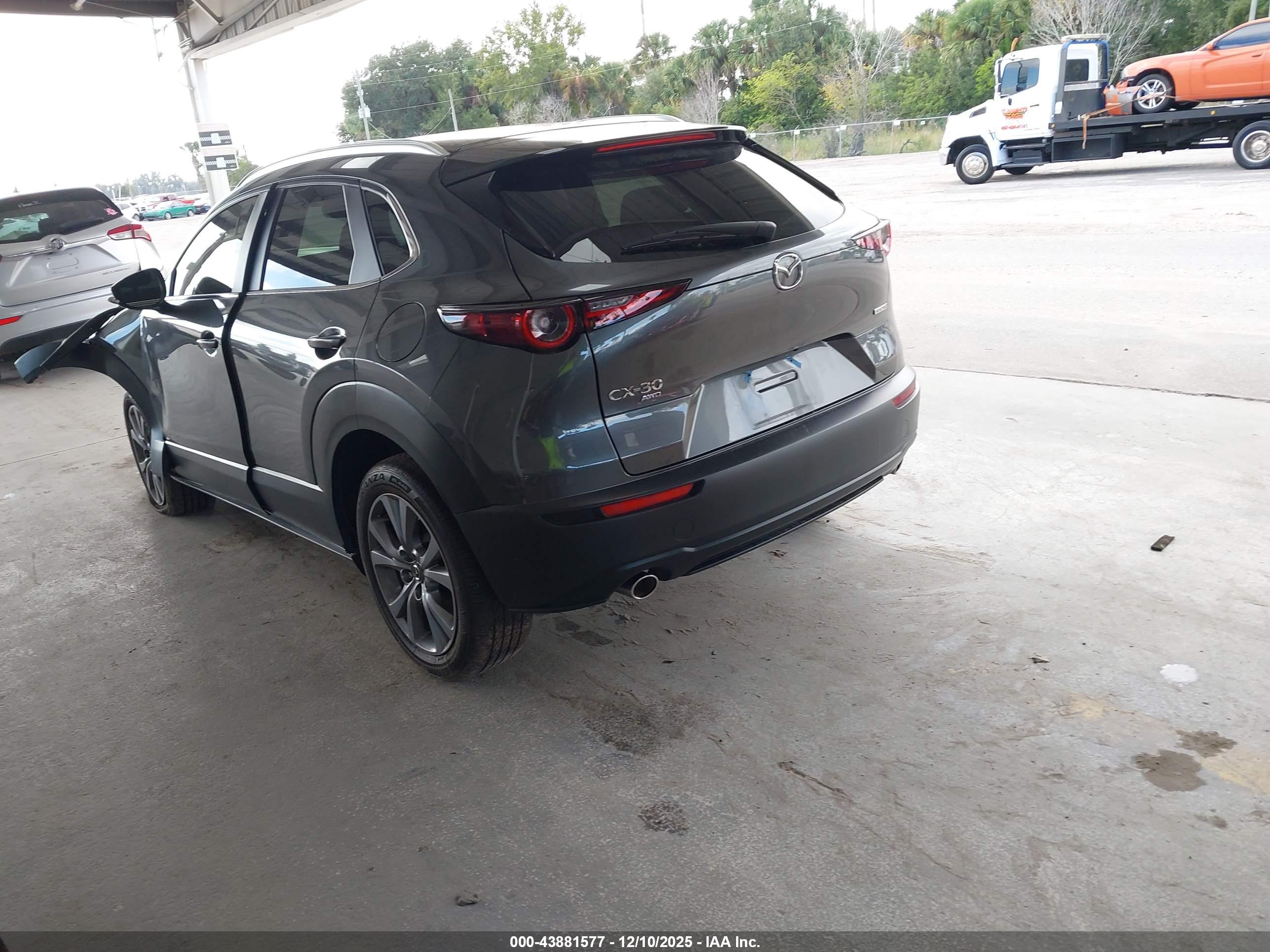 MAZDA CX-30 image 3