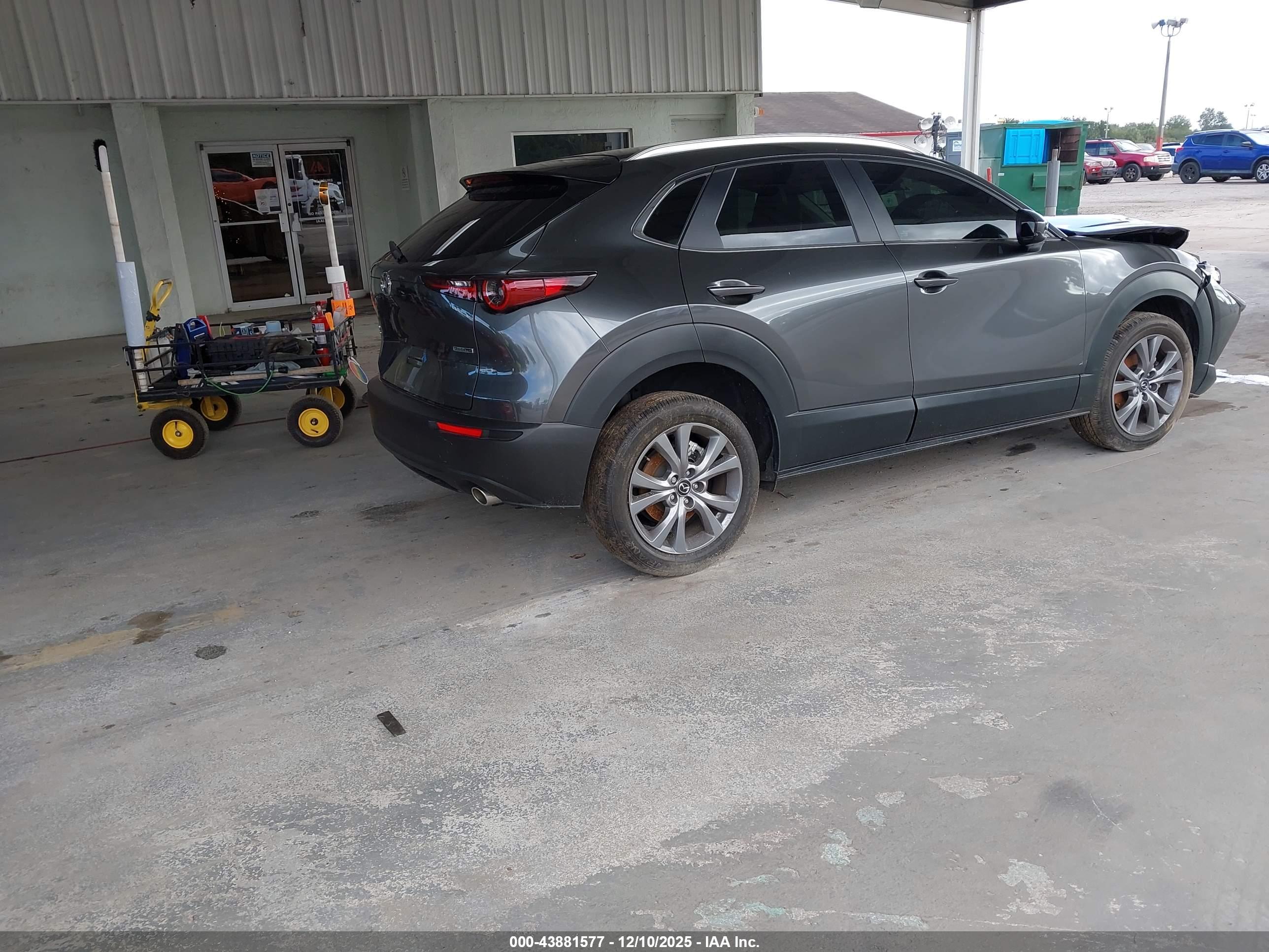 MAZDA CX-30 image 4