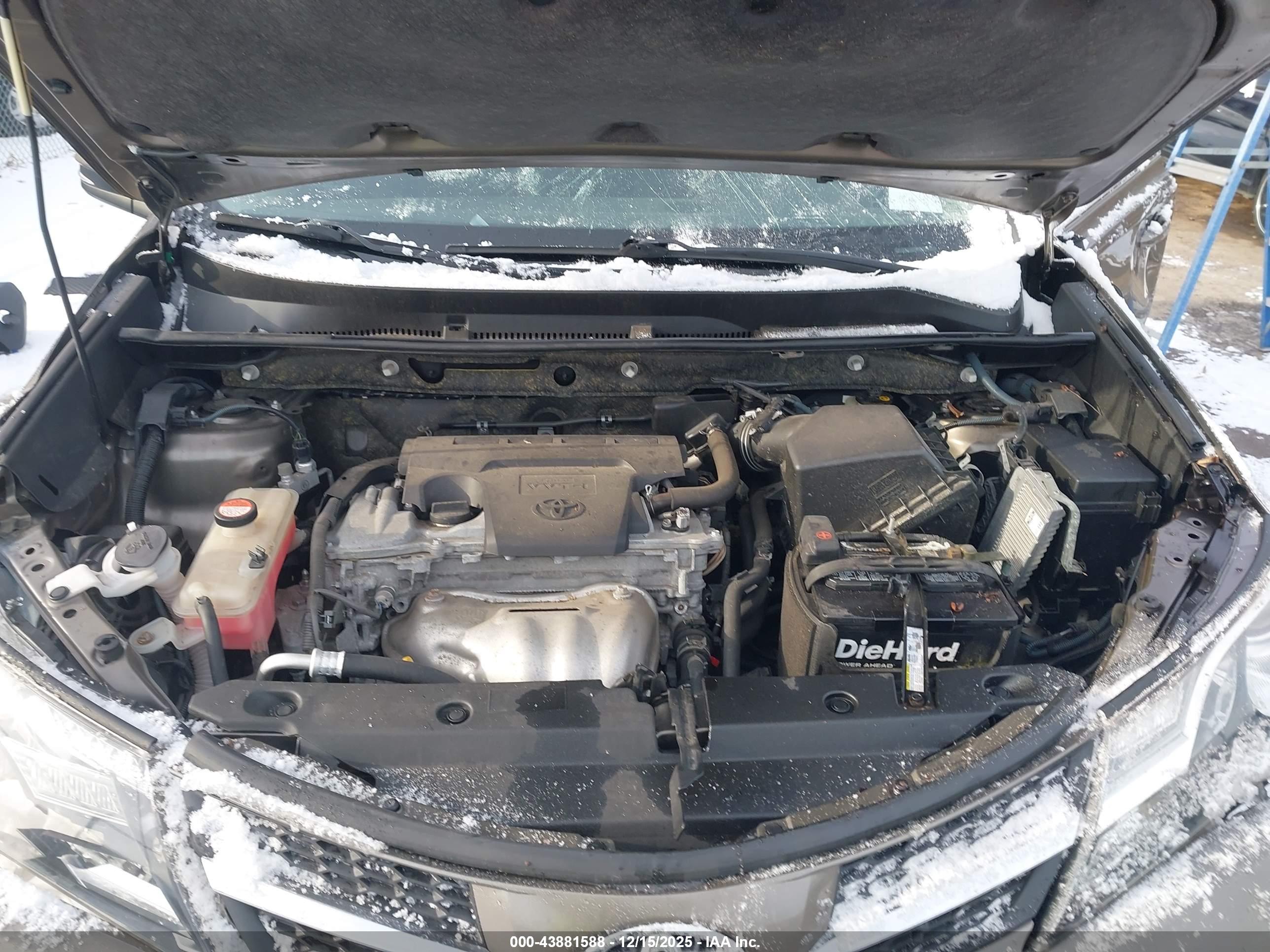 TOYOTA RAV4 image 10